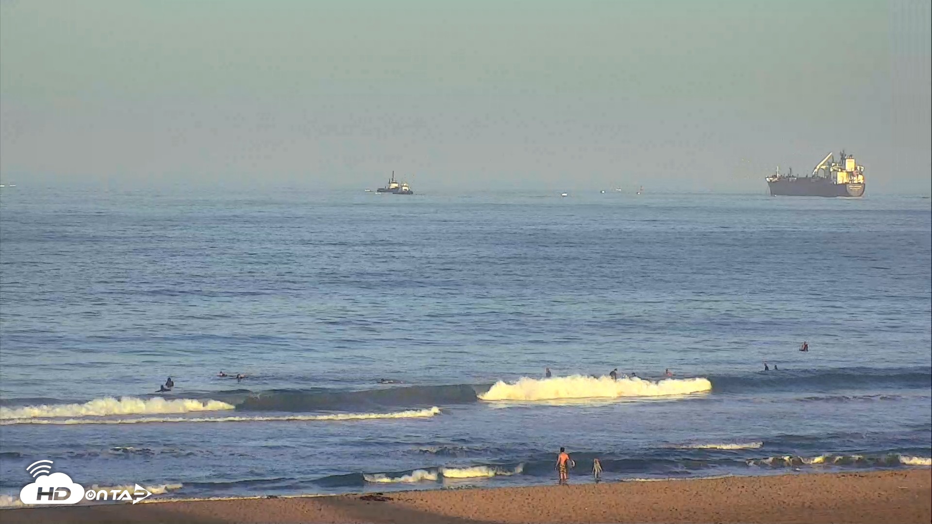 Snapshot of El Porto Beach Roving Live Cam taken Aug 20, 2026, 7:08am PDT