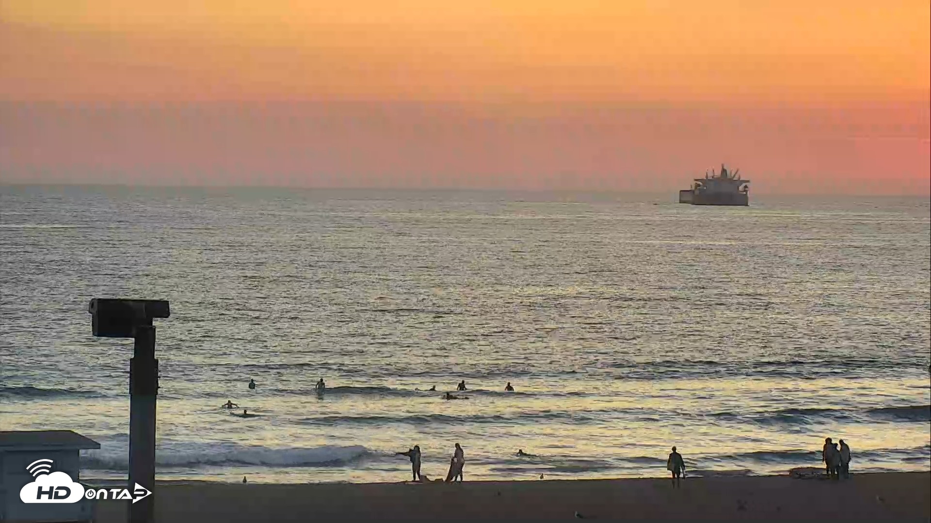 Snapshot of El Porto Beach Roving Live Cam taken Aug 21, 2026, 7:40pm PDT