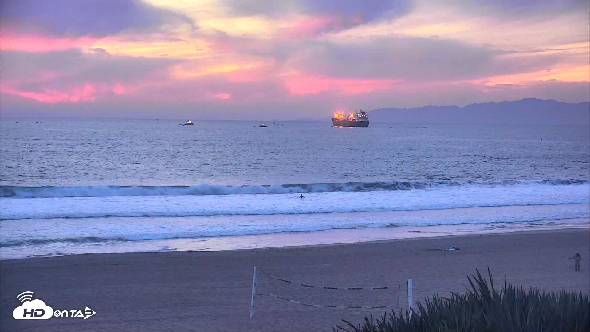 Snapshot of El Porto Beach Roving Live Cam taken Jan 25, 2026, 5:27pm PST