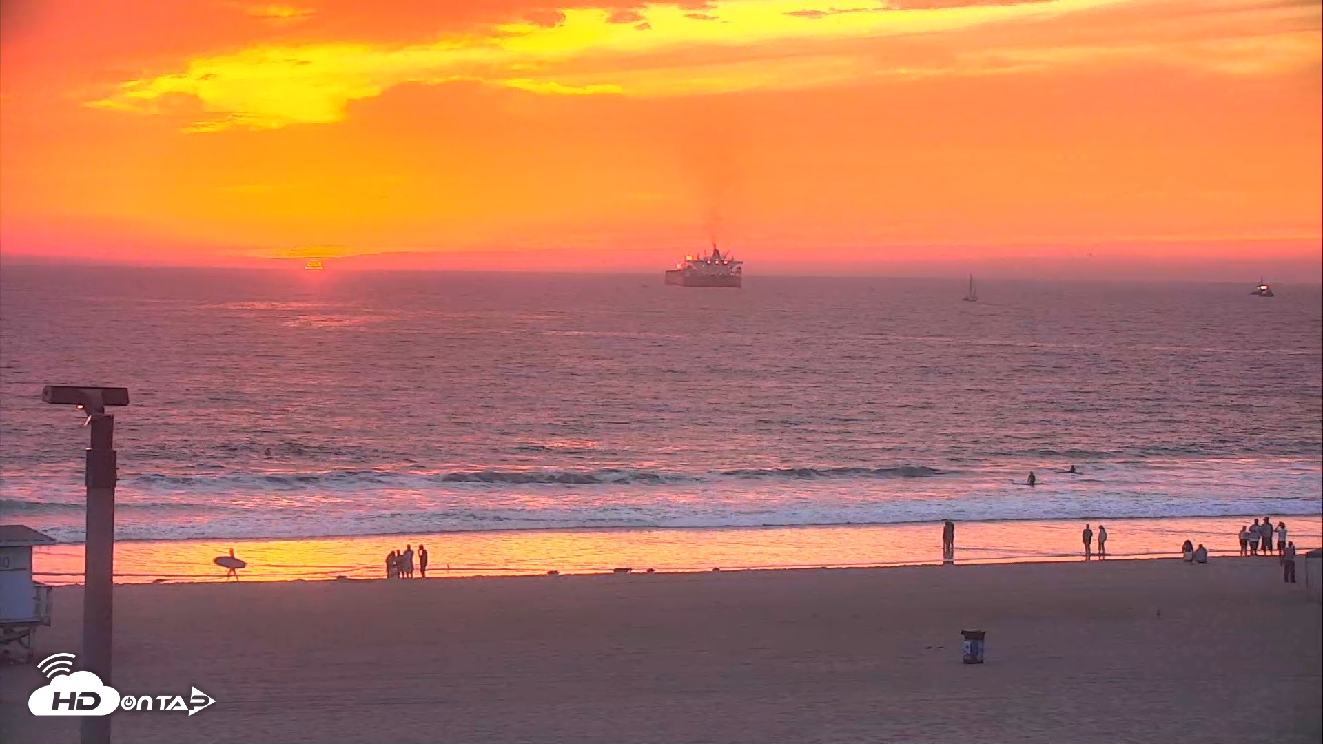 Snapshot of El Porto Beach Roving Live Cam taken Sep 26, 2026, 6:45pm PDT