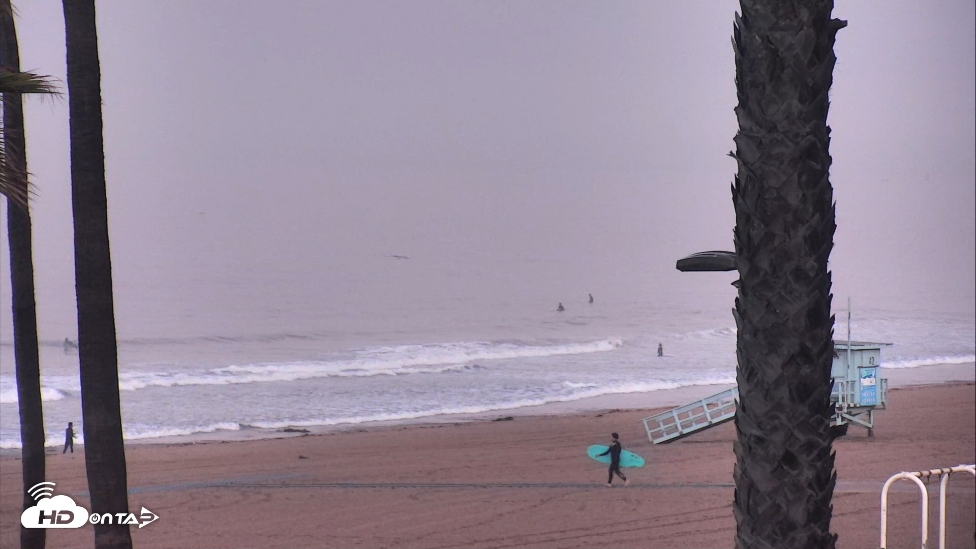 Snapshot of El Porto Beach Roving Live Cam taken Oct 21, 2025, 6:54am PDT