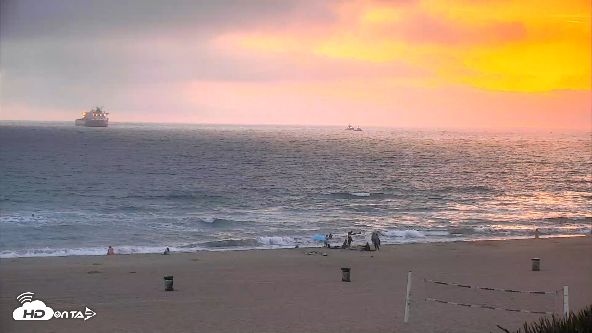 Snapshot of El Porto Beach Roving Live Cam taken Jul 31, 2026, 7:50pm PDT