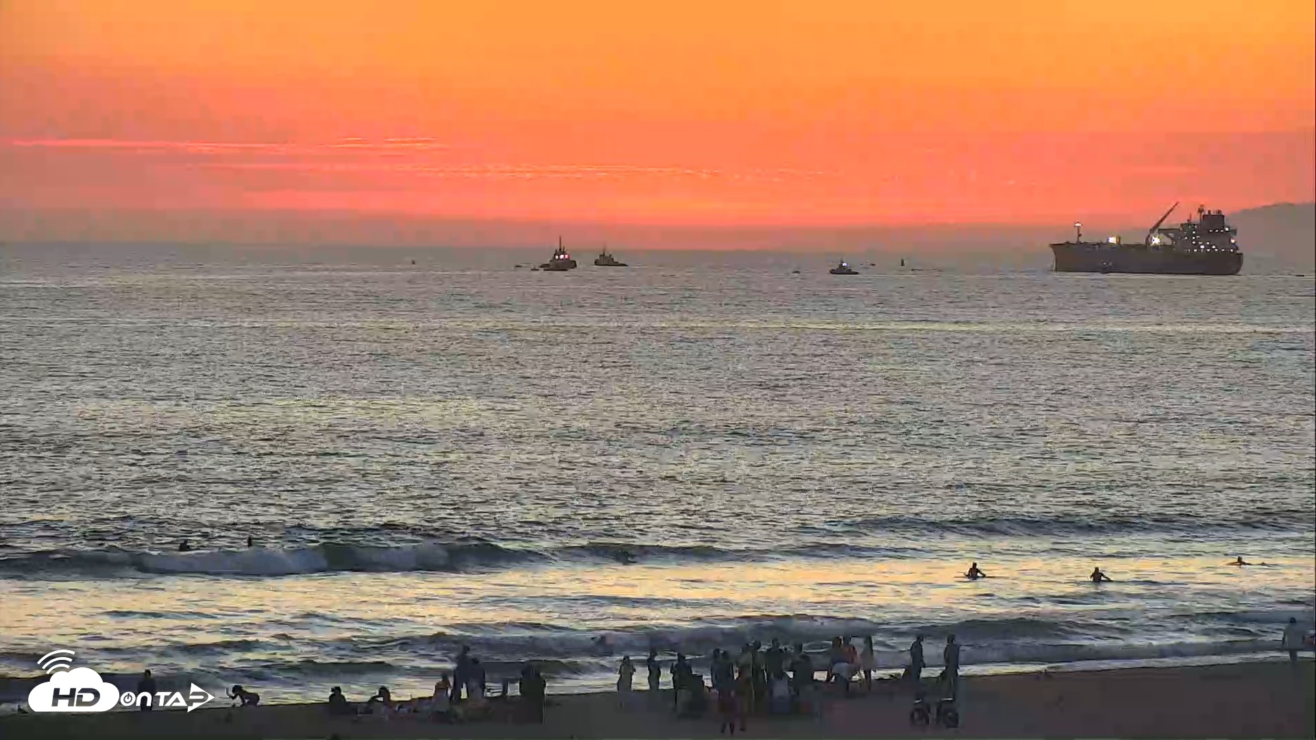 Snapshot of El Porto Beach Roving Live Cam taken Aug 21, 2026, 7:45pm PDT