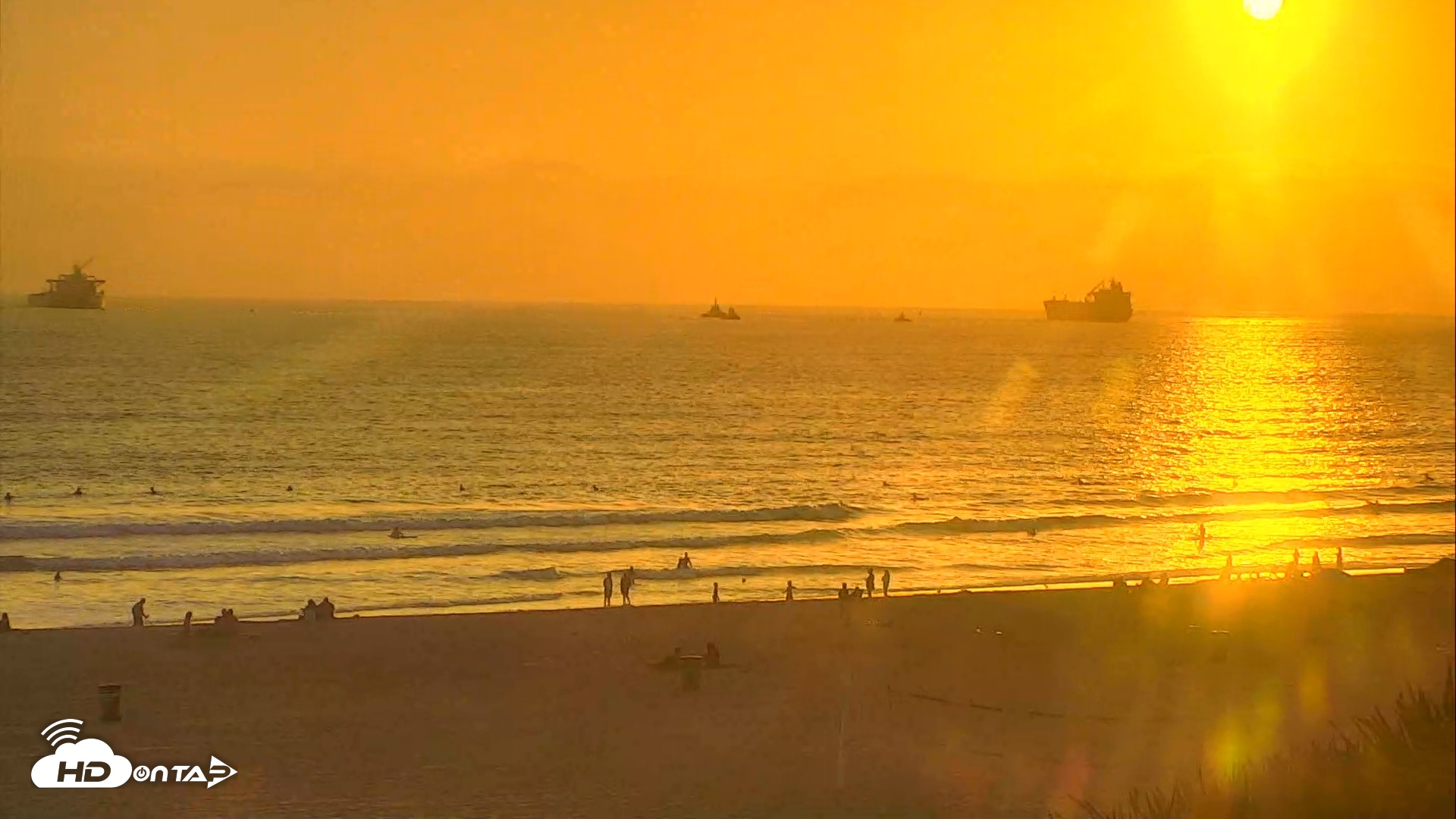 Snapshot of El Porto Beach Roving Live Cam taken Jul 17, 2026, 7:38pm PDT