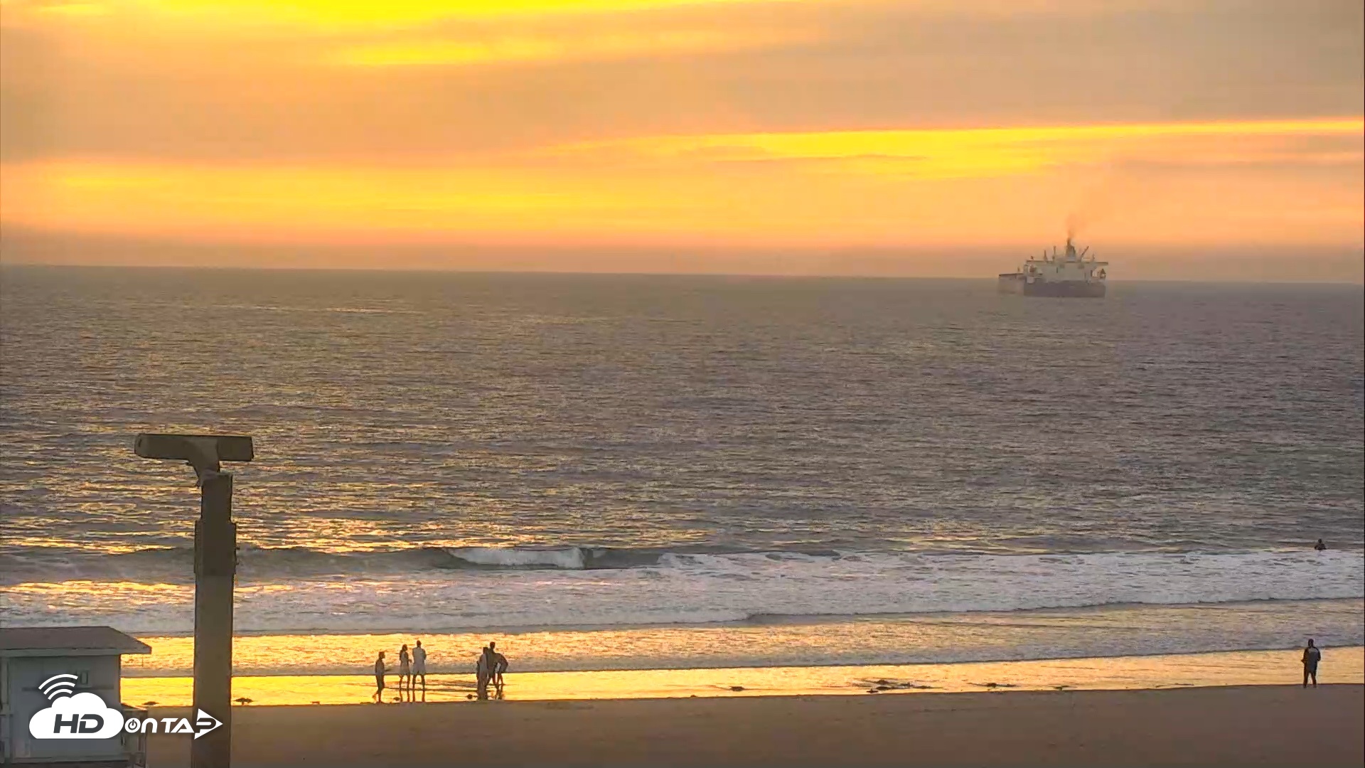 Snapshot of El Porto Beach Roving Live Cam taken Sep 26, 2026, 6:11pm PDT