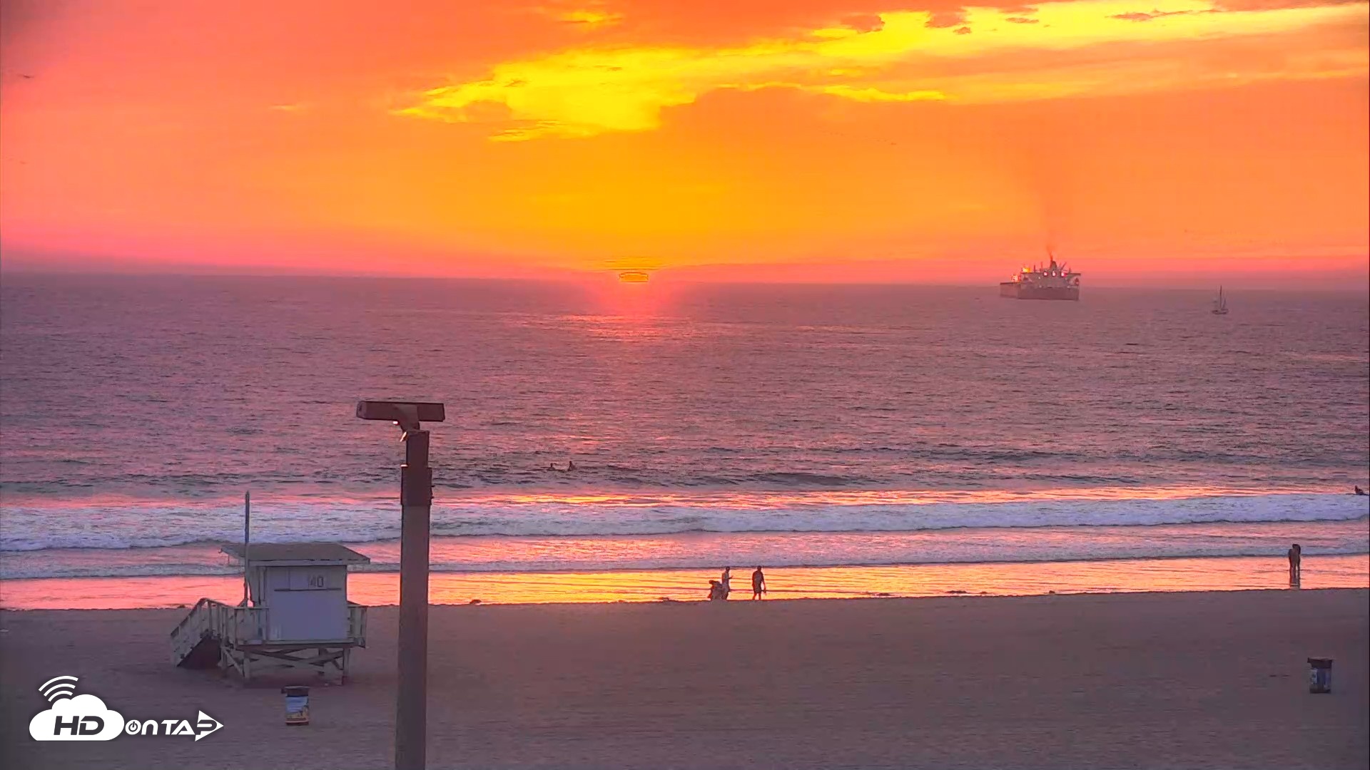 Snapshot of El Porto Beach Roving Live Cam taken Sep 26, 2026, 6:45pm PDT