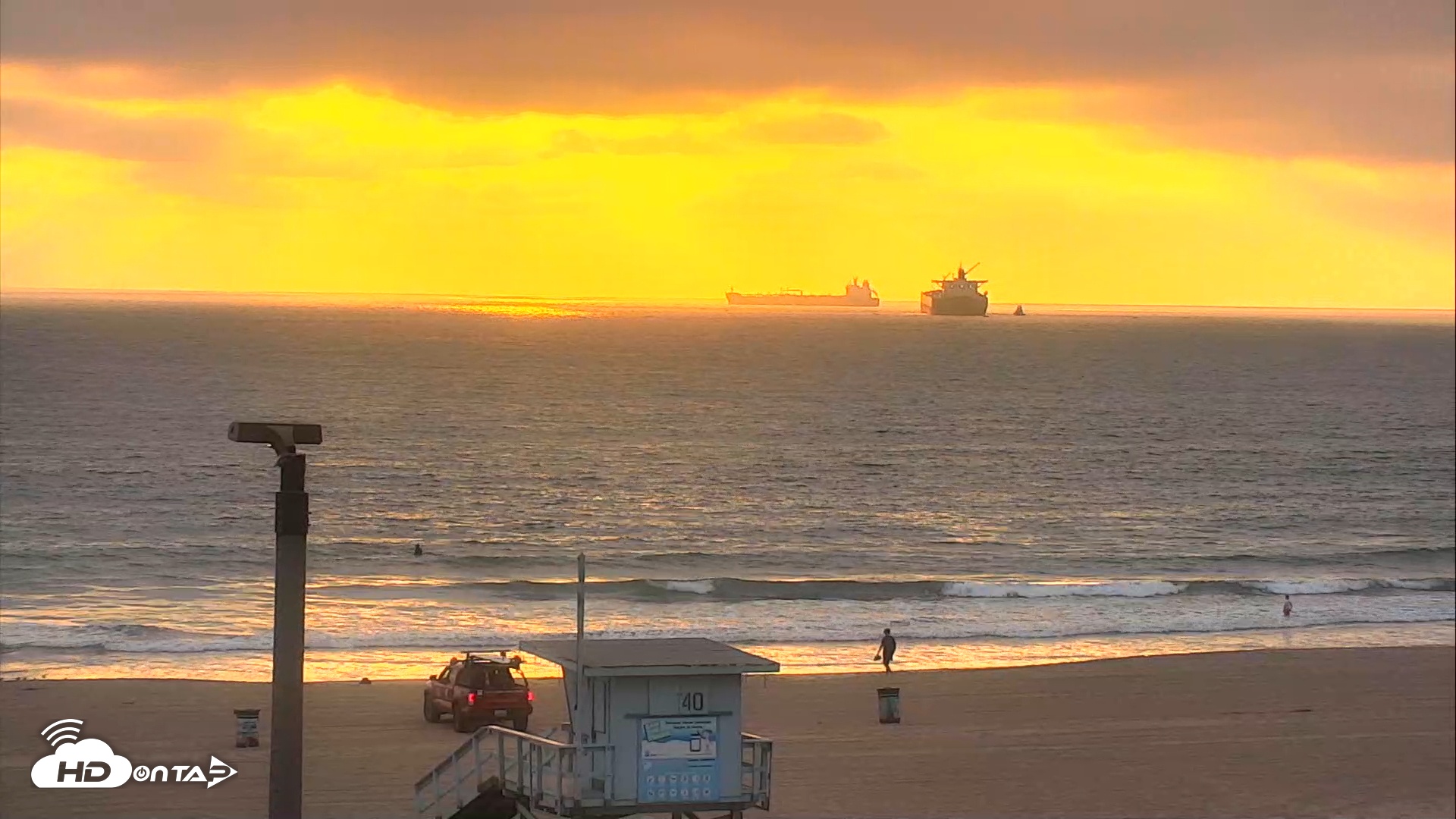 Snapshot of El Porto Beach Roving Live Cam taken Mar 23, 2026, 6:43pm PDT