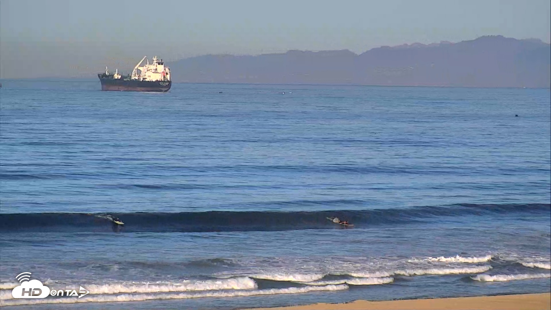 Snapshot of El Porto Beach Roving Live Cam taken Oct 16, 2025, 9:11am PDT