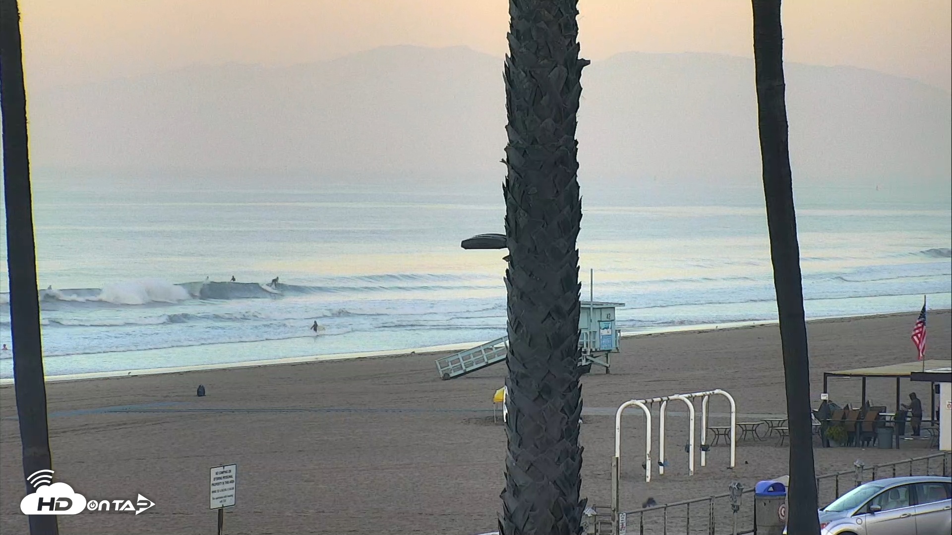 Snapshot of El Porto Beach Roving Live Cam taken Oct 28, 2025, 7:27am PDT