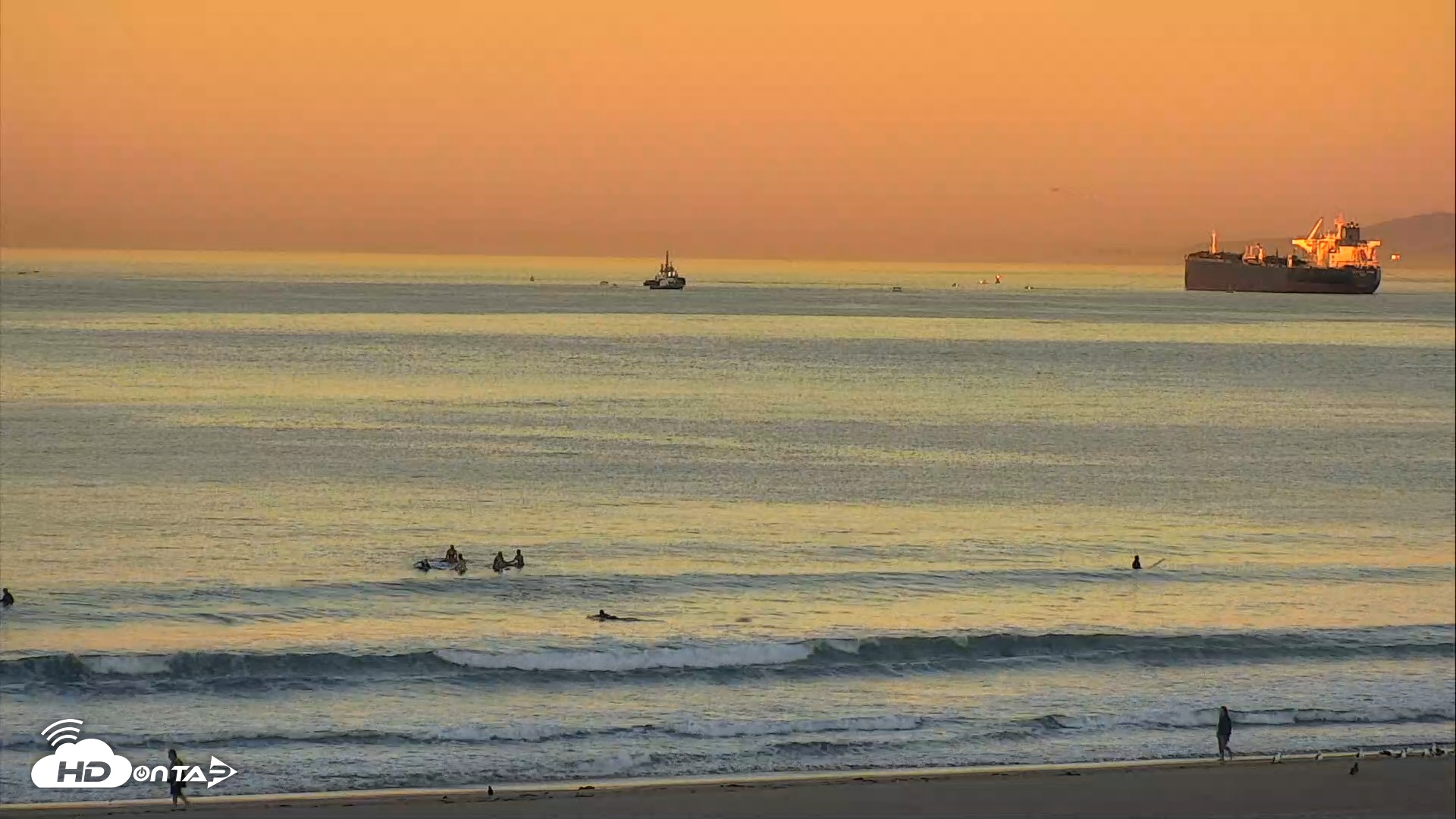 Snapshot of El Porto Beach Roving Live Cam taken Oct 29, 2025, 7:23am PDT