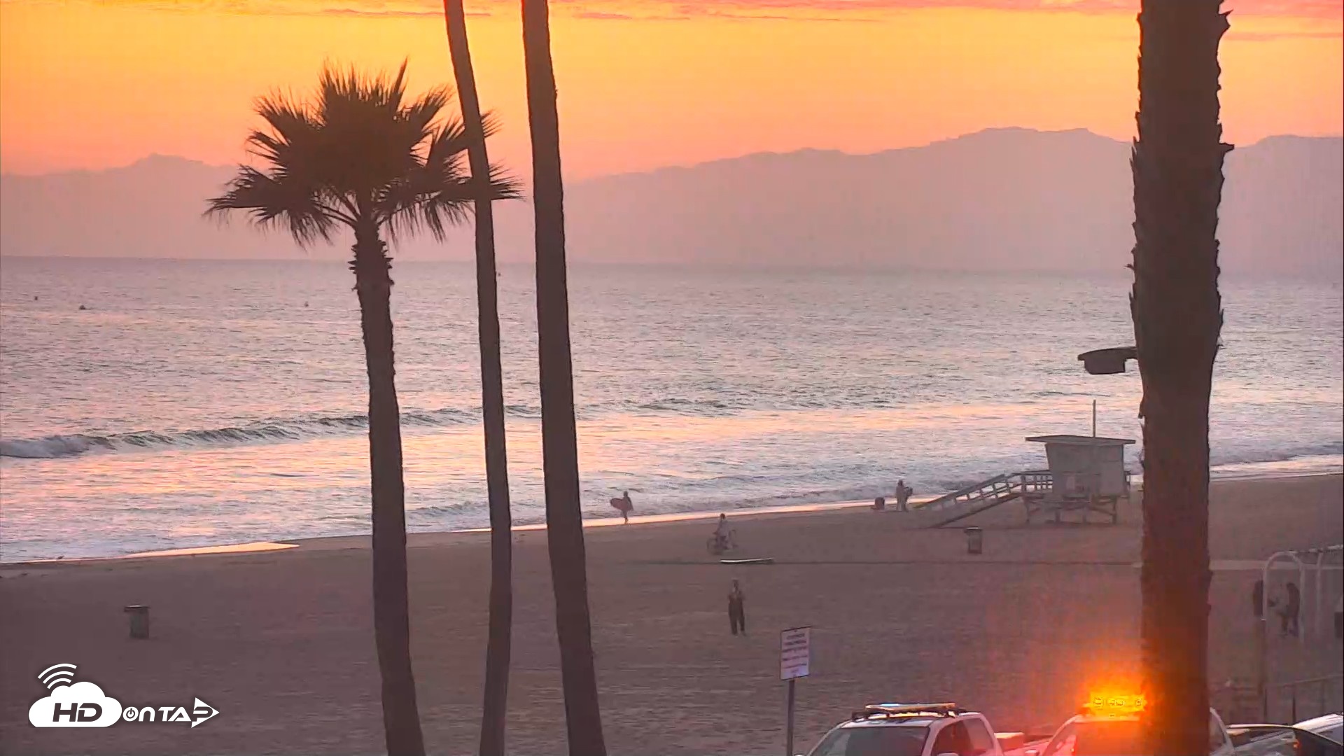 Snapshot of El Porto Beach Roving Live Cam taken Jun 23, 2026, 8:17pm PDT