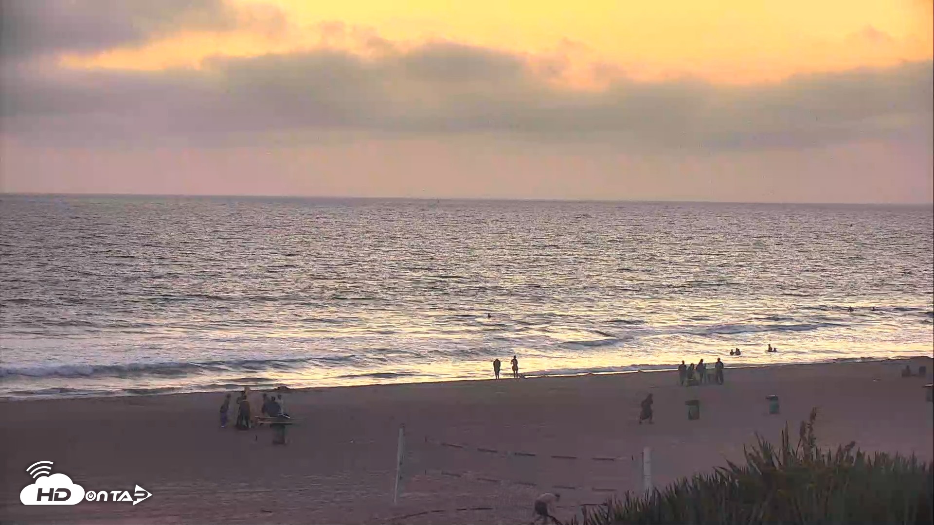 Snapshot of El Porto Beach Roving Live Cam taken Aug 7, 2026, 8:03pm PDT