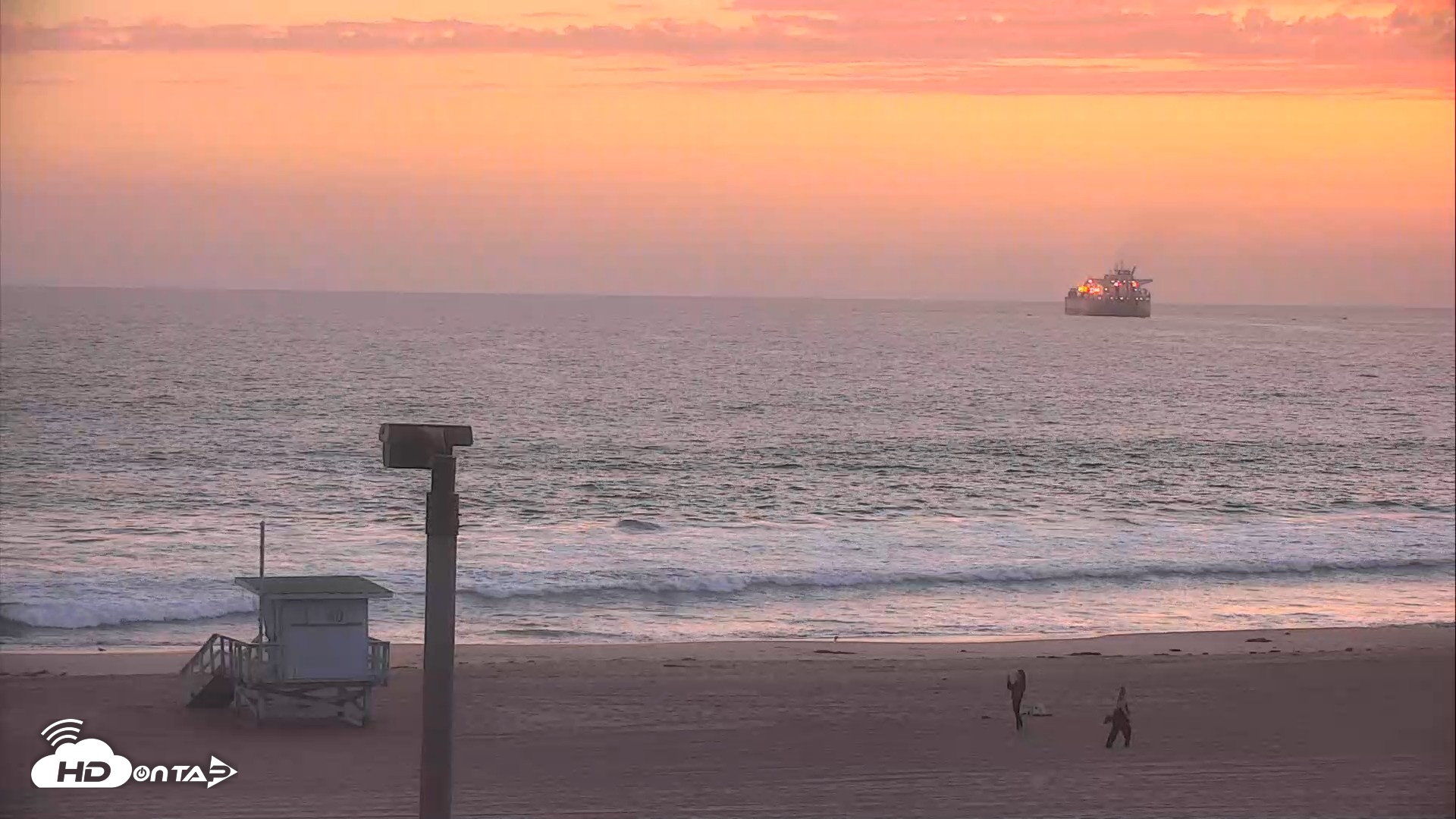 Snapshot of El Porto Beach Roving Live Cam taken Jun 23, 2026, 8:15pm PDT