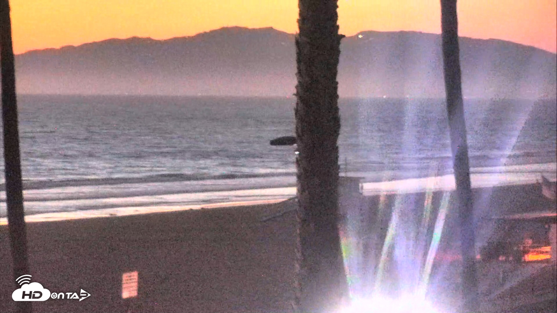 Snapshot of El Porto Beach Roving Live Cam taken Oct 20, 2025, 6:45pm PDT
