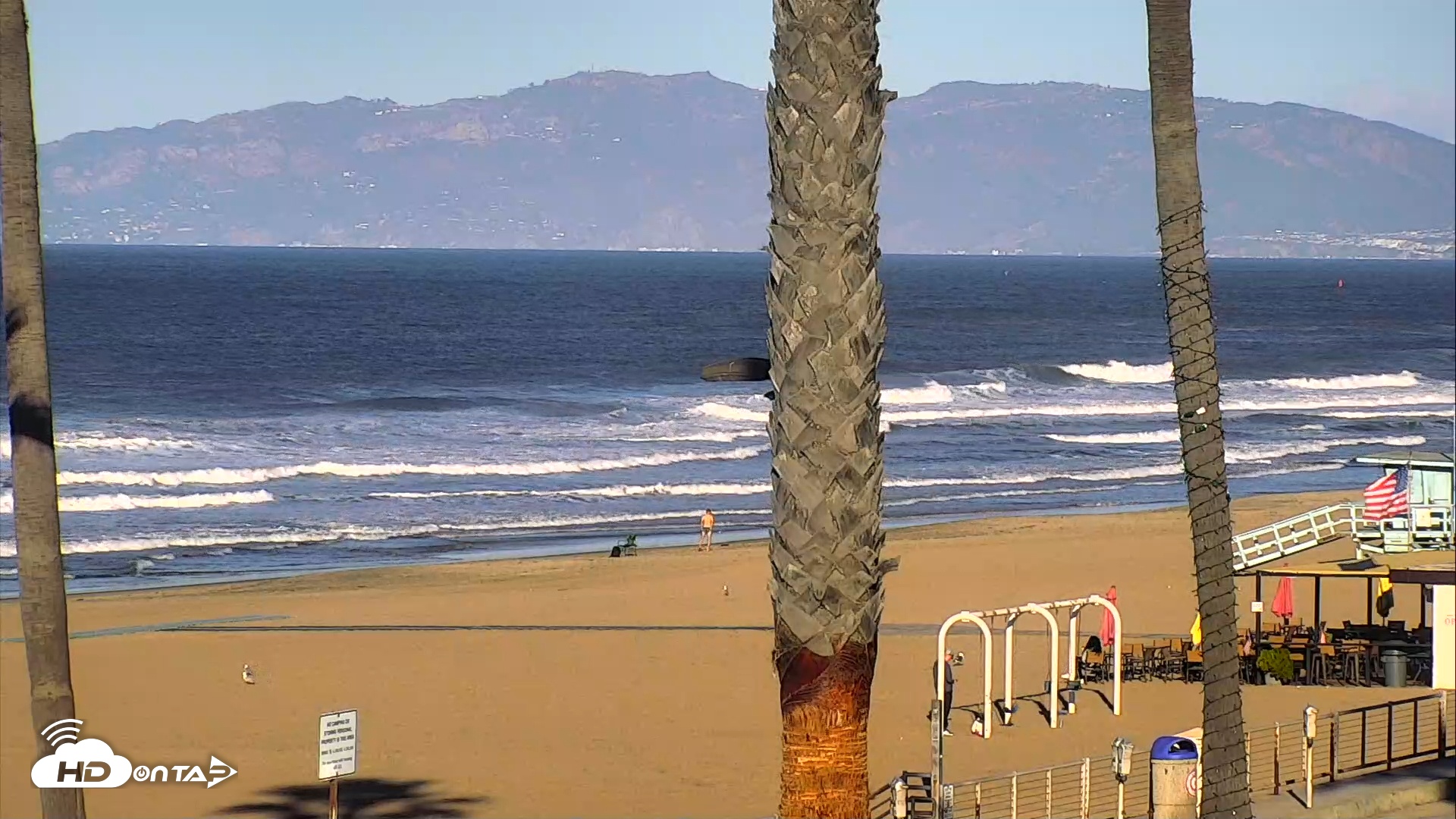 Snapshot of El Porto Beach Roving Live Cam taken Jan 8, 2026, 8:43am PST