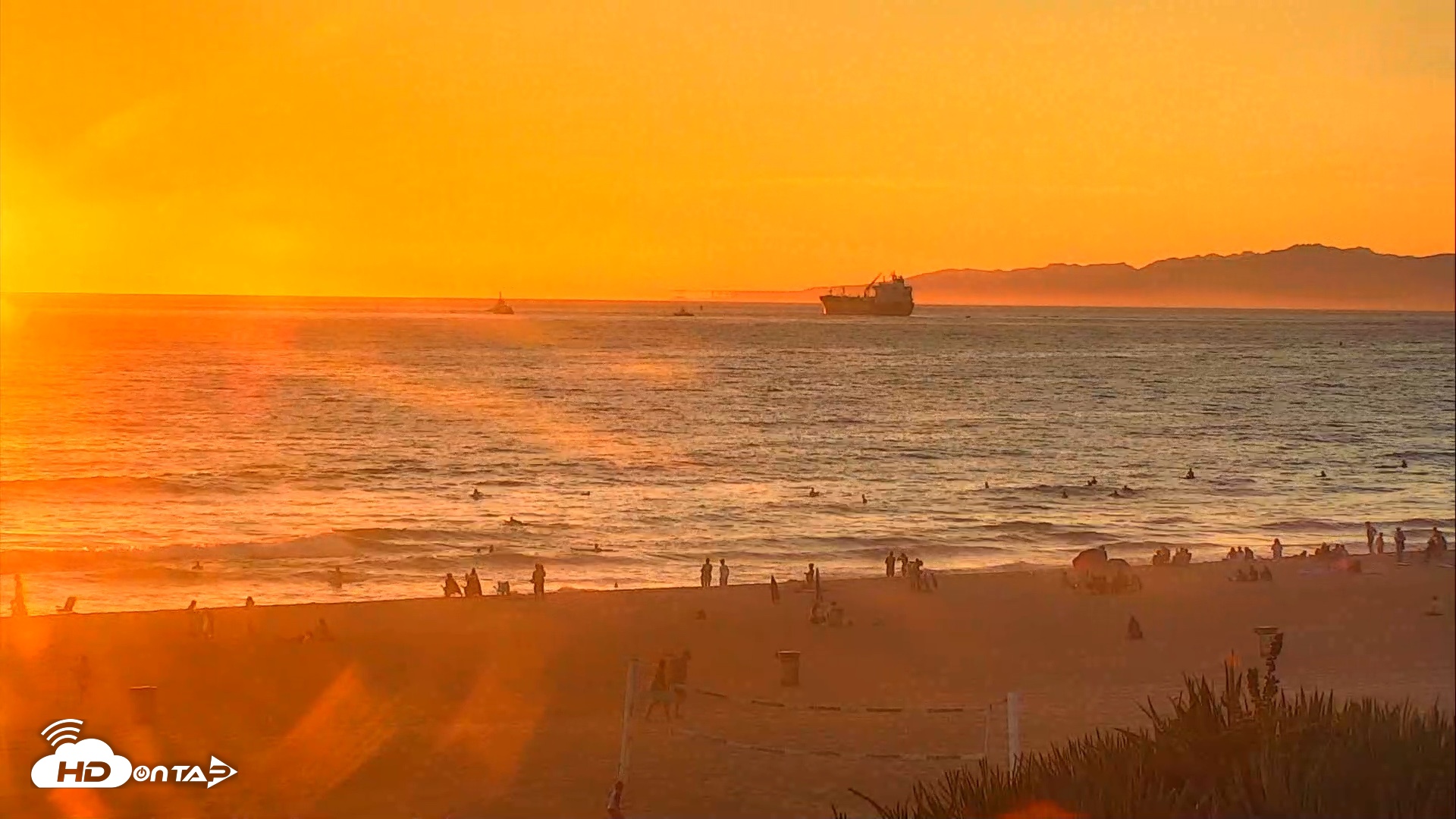 Snapshot of El Porto Beach Roving Live Cam taken Sep 9, 2026, 7:04pm PDT