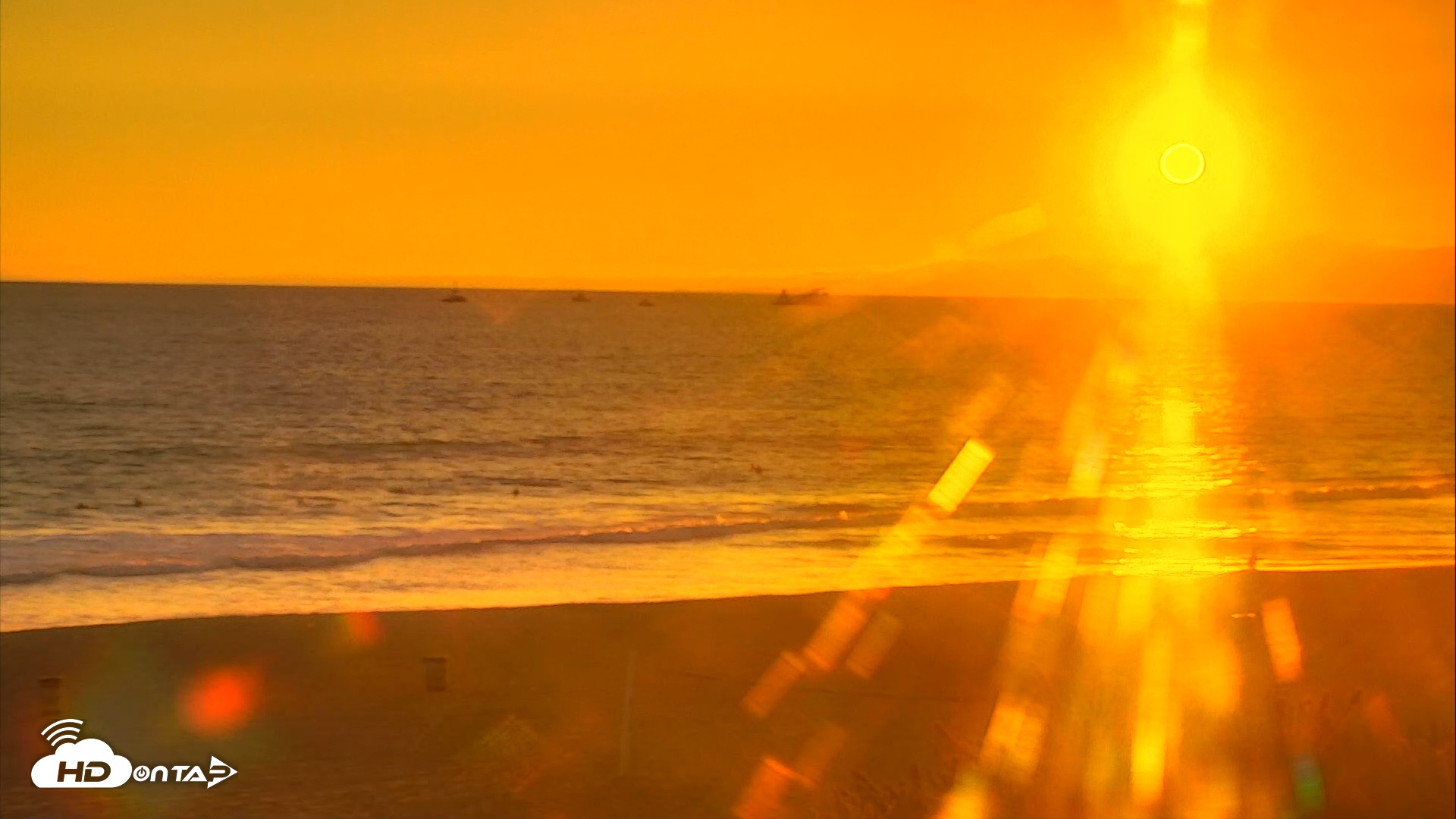 Snapshot of El Porto Beach Roving Live Cam taken Jul 16, 2025, 7:52pm PDT