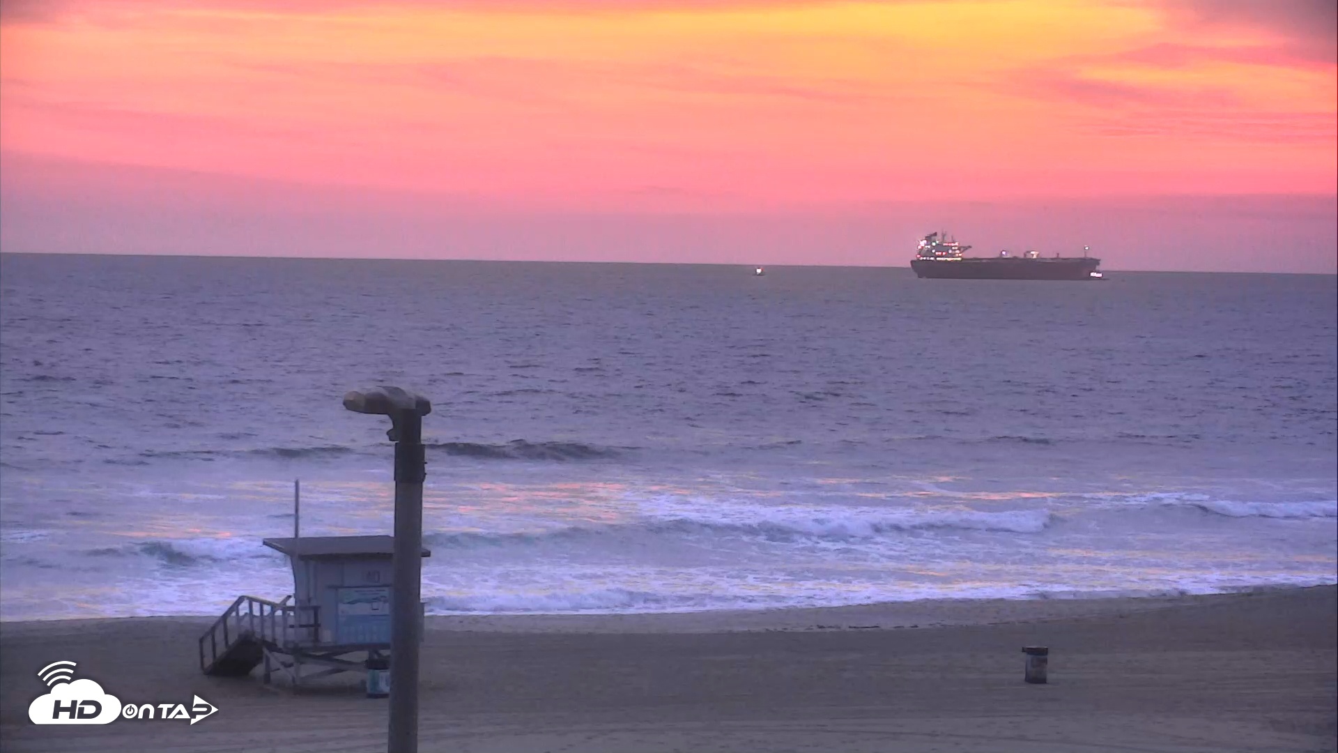 Snapshot of El Porto Beach Roving Live Cam taken May 1, 2025, 7:50pm PDT