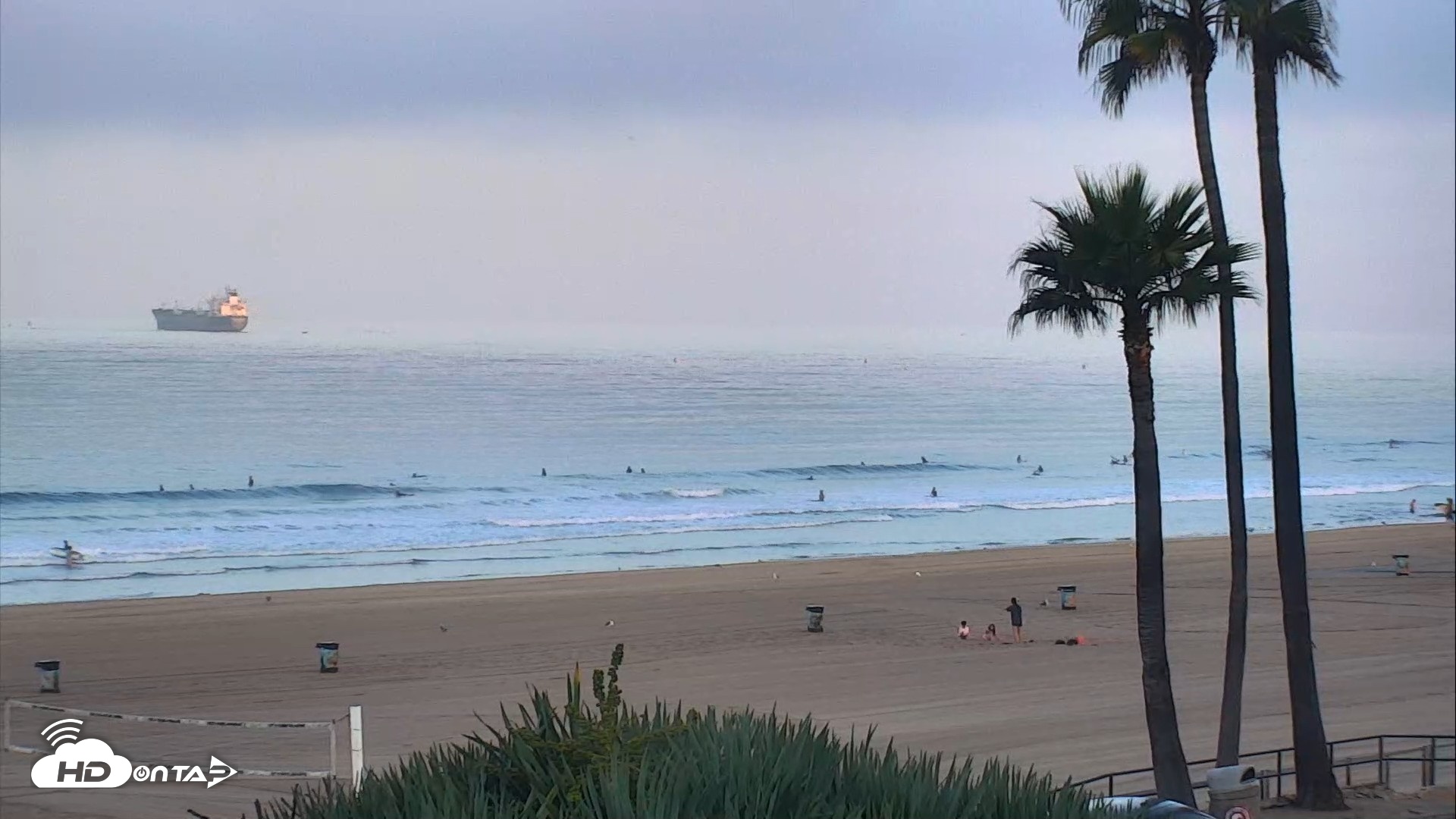 Snapshot of El Porto Beach Roving Live Cam taken Aug 25, 2026, 6:46am PDT