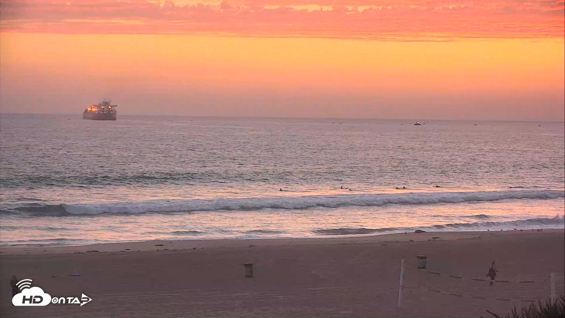 Snapshot of El Porto Beach Roving Live Cam taken Jun 23, 2026, 8:16pm PDT