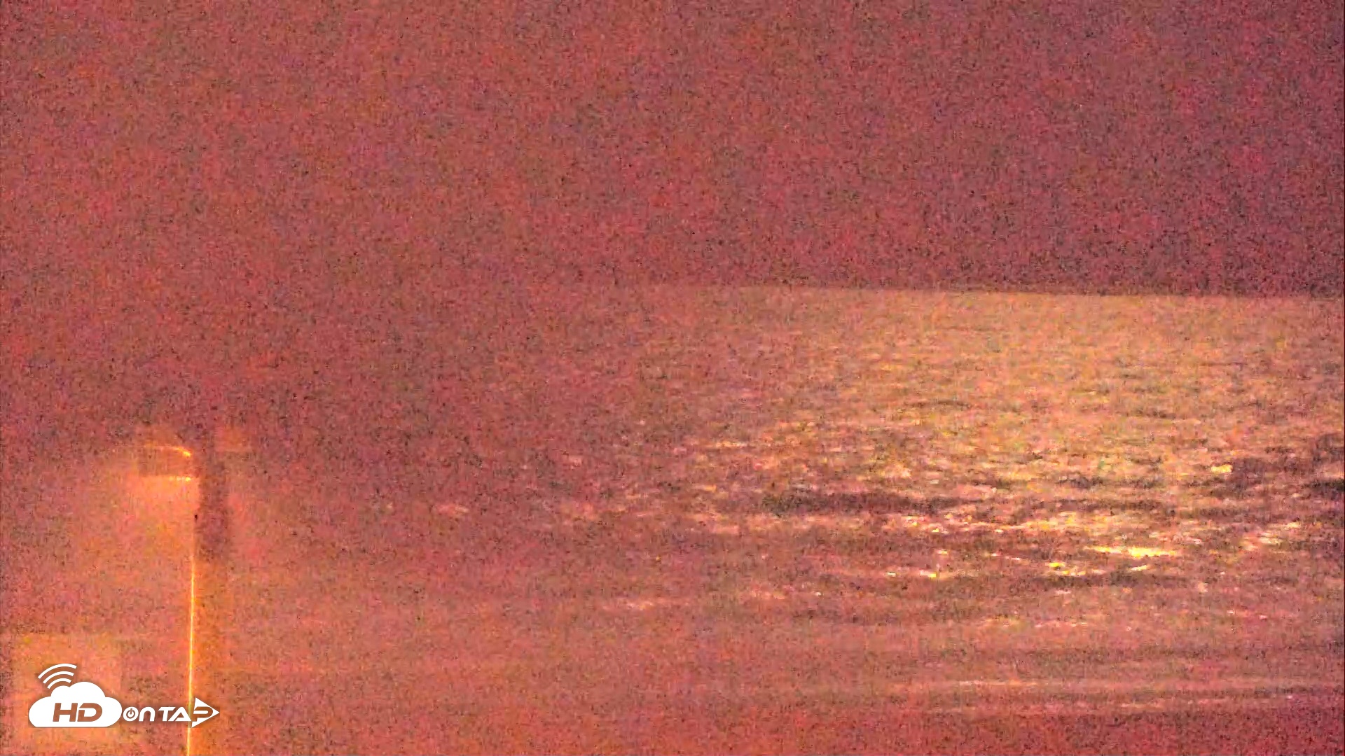 Snapshot of El Porto Beach Roving Live Cam taken Apr 25, 2026, 1:18am PDT