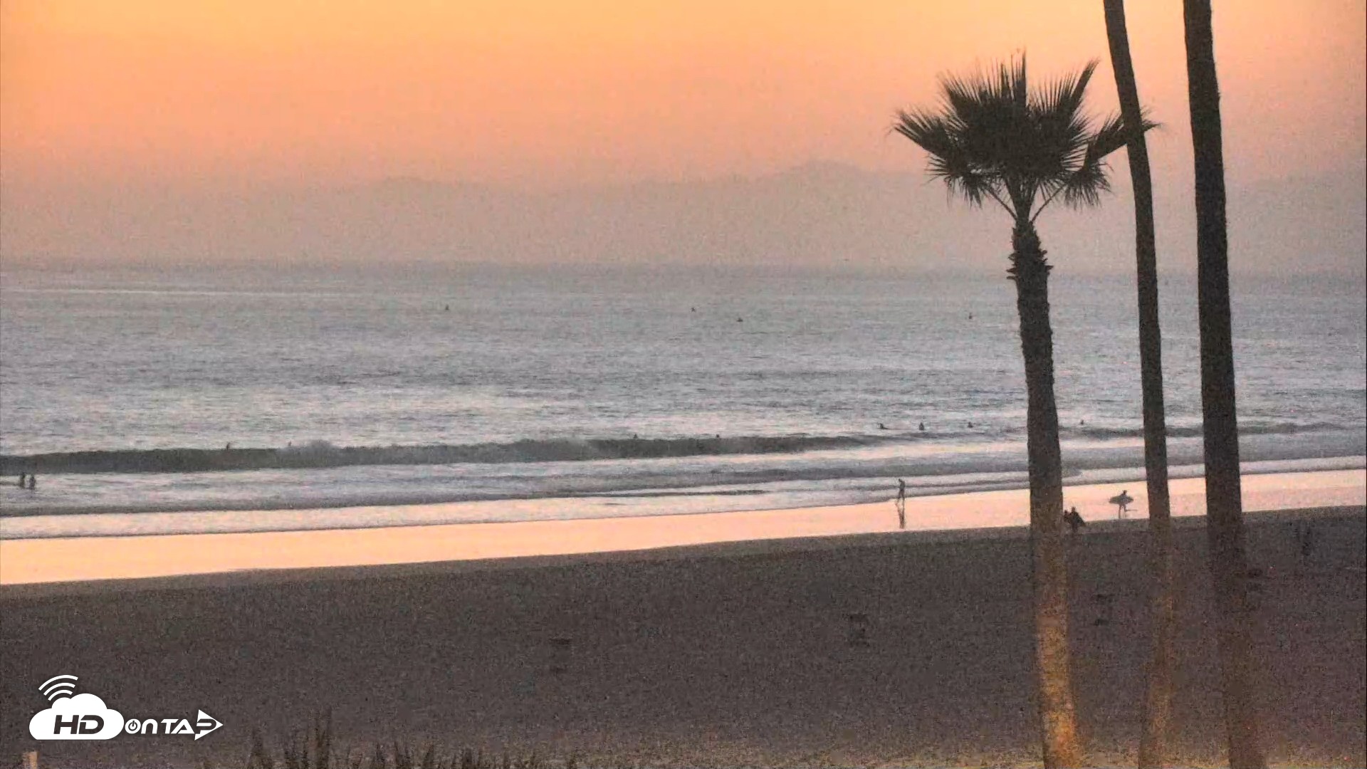 Snapshot of El Porto Beach Roving Live Cam taken Sep 30, 2026, 7:08pm PDT