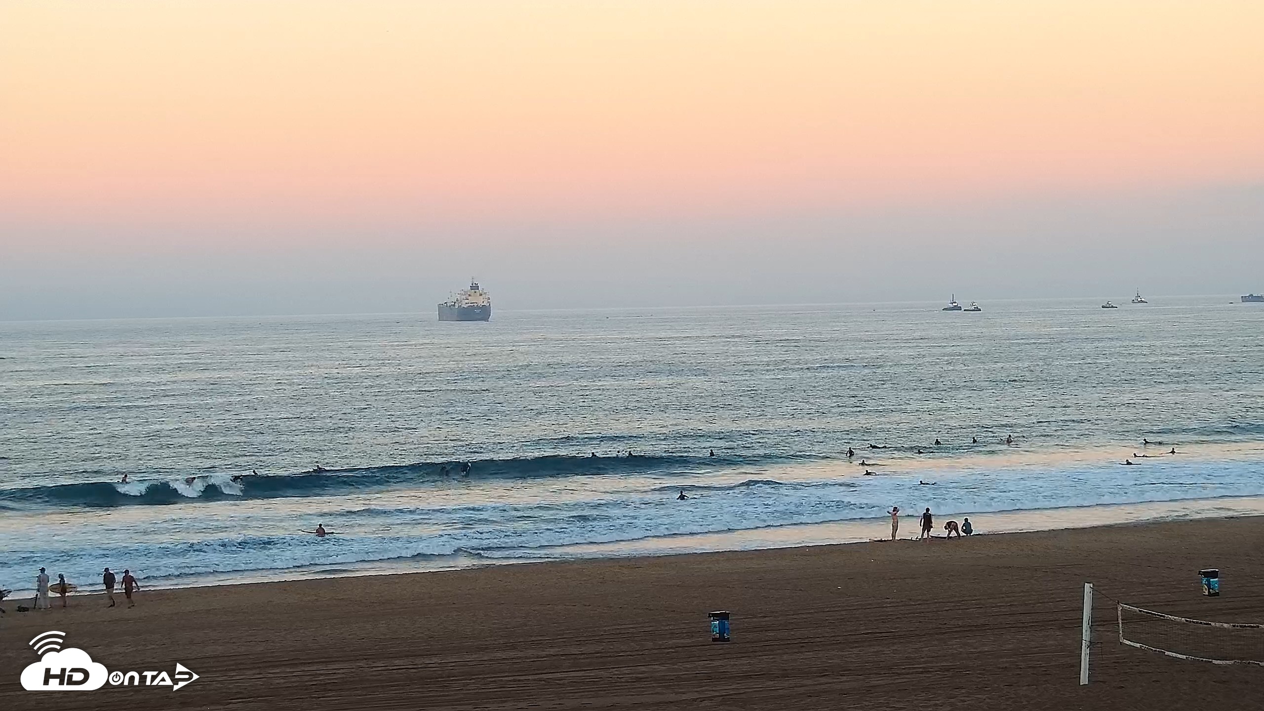 Snapshot of El Porto Beach Roving Live Cam taken Oct 8, 2026, 6:58am PDT