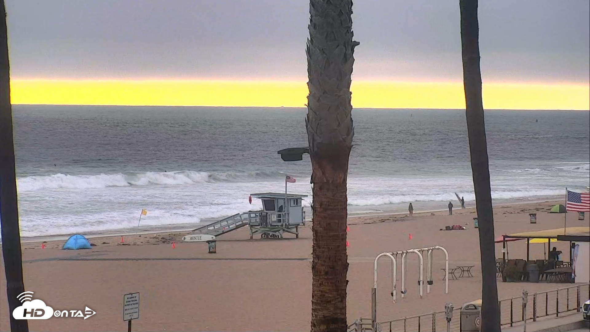 Snapshot of El Porto Beach Roving Live Cam taken Jun 16, 2026, 7:07pm PDT