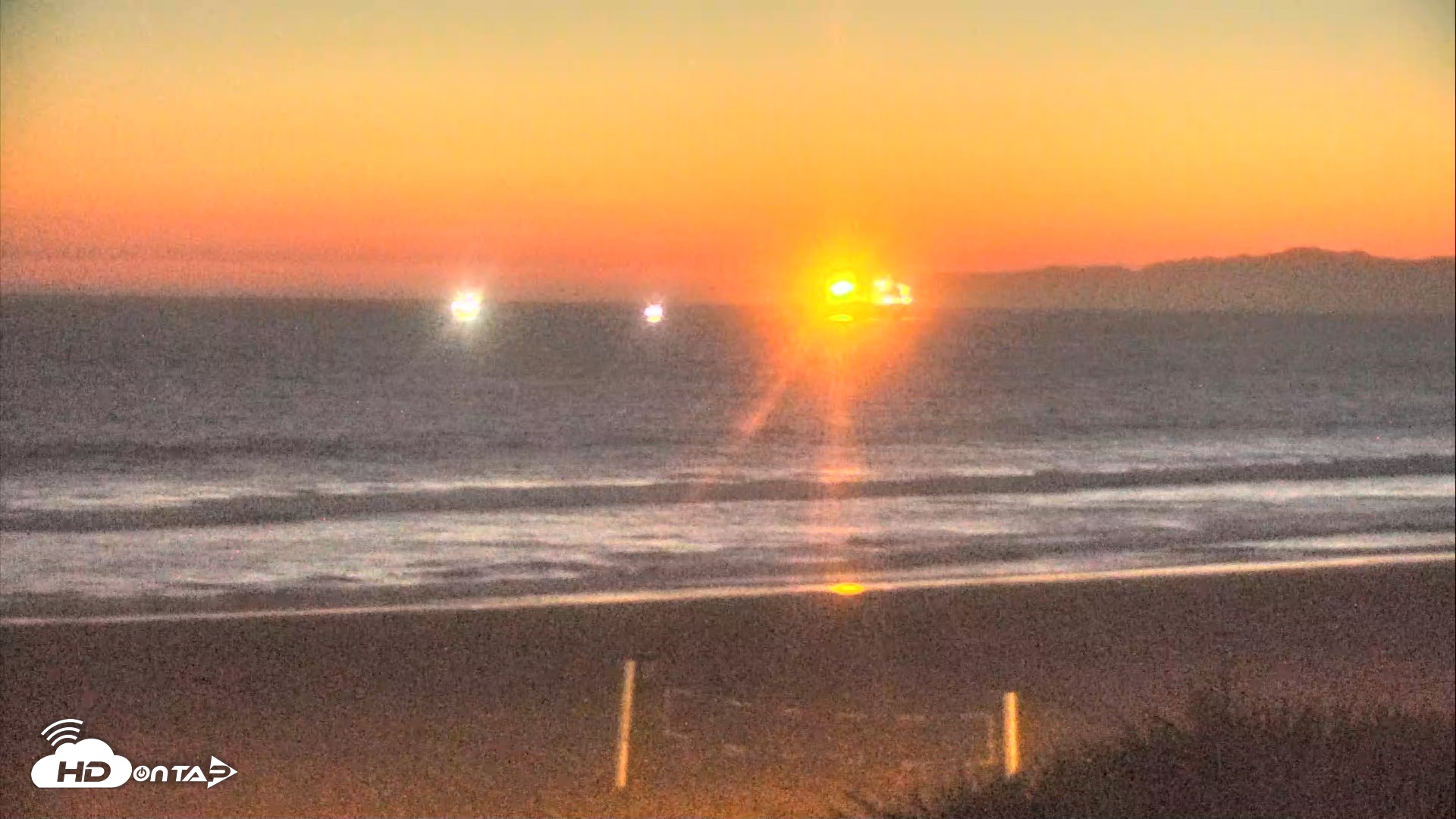Snapshot of El Porto Beach Roving Live Cam taken Jun 21, 2026, 8:54pm PDT