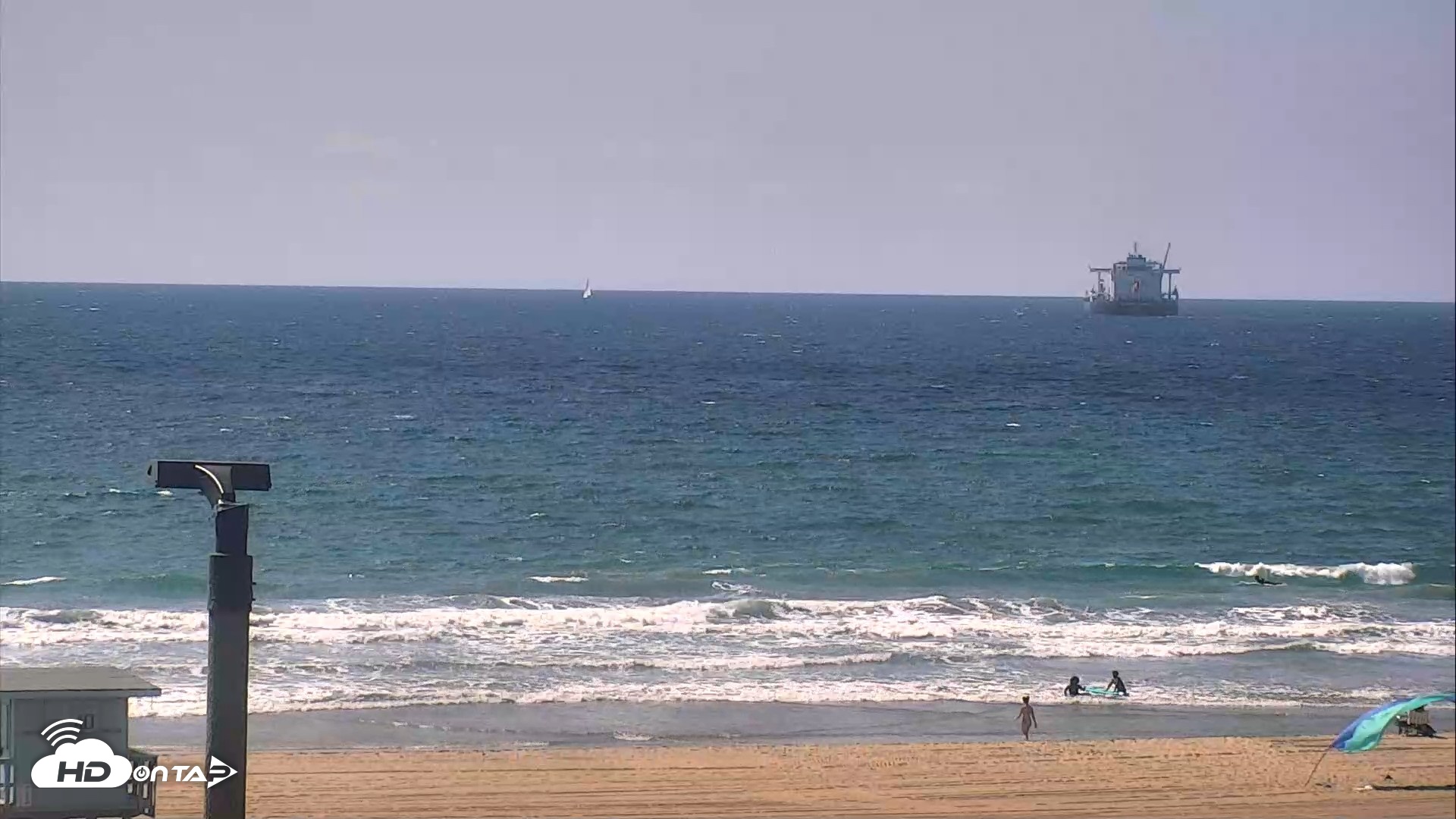 Snapshot of El Porto Beach Roving Live Cam taken Sep 22, 2026, 2:31pm PDT