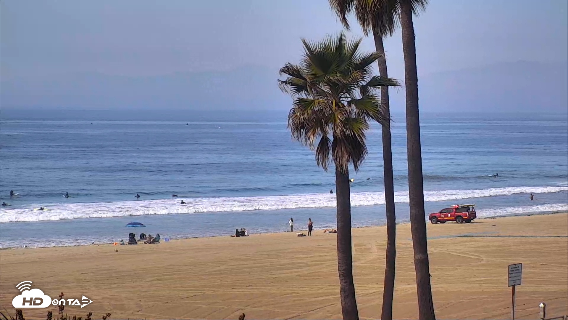 Snapshot of El Porto Beach Roving Live Cam taken Oct 21, 2025, 11:57am PDT