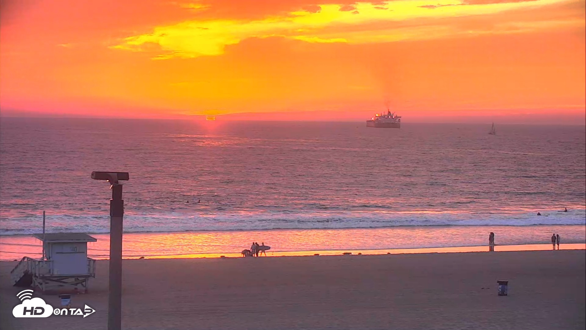 Snapshot of El Porto Beach Roving Live Cam taken Sep 26, 2026, 6:45pm PDT