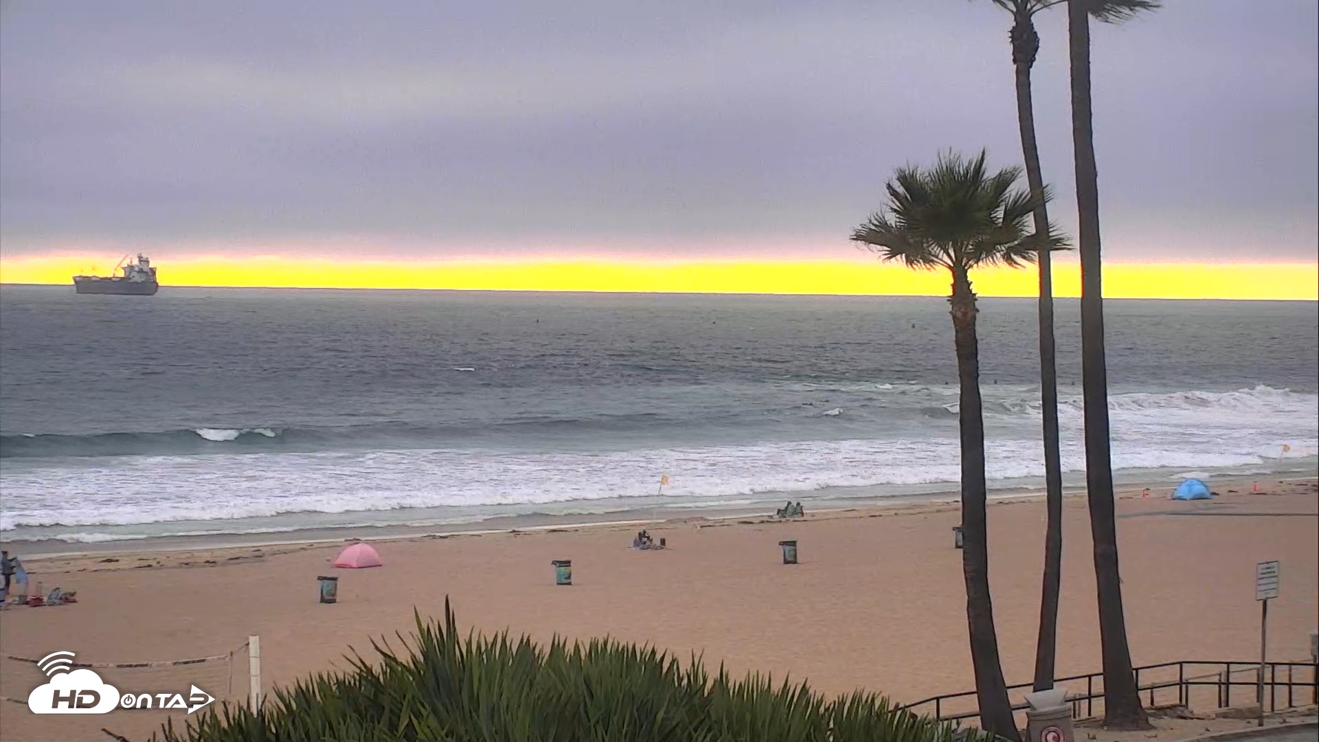 Snapshot of El Porto Beach Roving Live Cam taken Jun 16, 2026, 7:07pm PDT