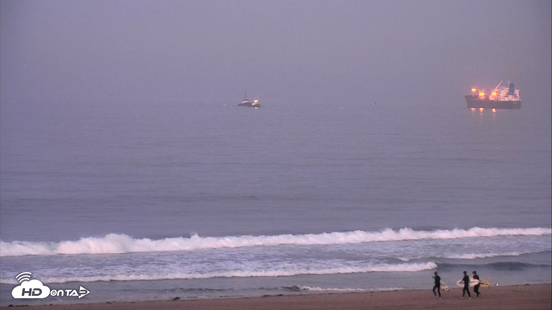 Snapshot of El Porto Beach Roving Live Cam taken Oct 21, 2025, 6:51am PDT