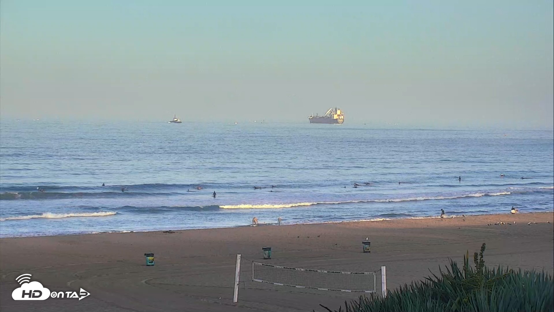 Snapshot of El Porto Beach Roving Live Cam taken Aug 20, 2026, 7:05am PDT