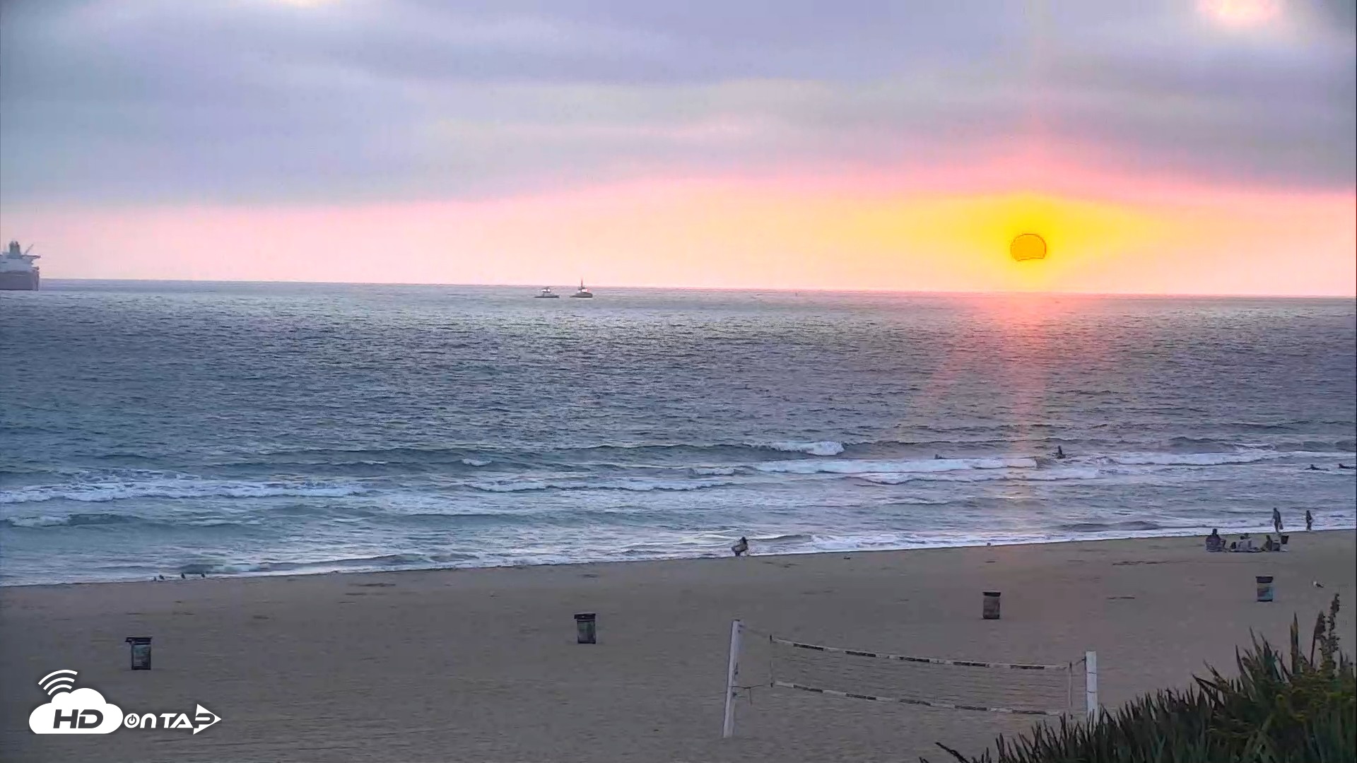Snapshot of El Porto Beach Roving Live Cam taken Aug 2, 2026, 7:49pm PDT
