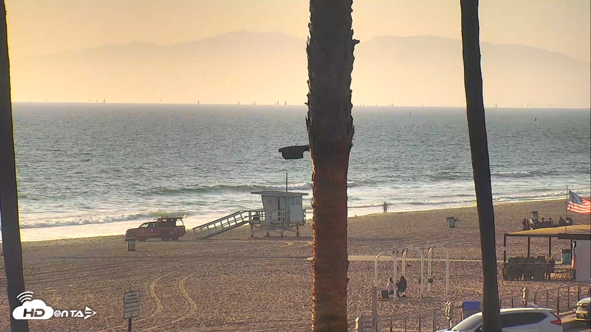 Snapshot of El Porto Beach Roving Live Cam taken Apr 29, 2026, 6:31pm PDT