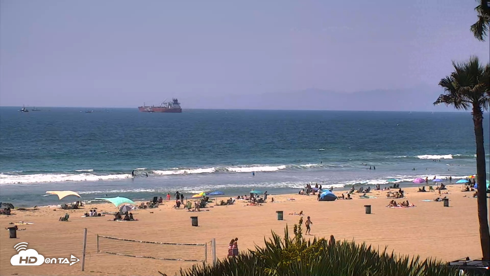 Snapshot of El Porto Beach Roving Live Cam taken Aug 11, 2026, 2:24pm PDT
