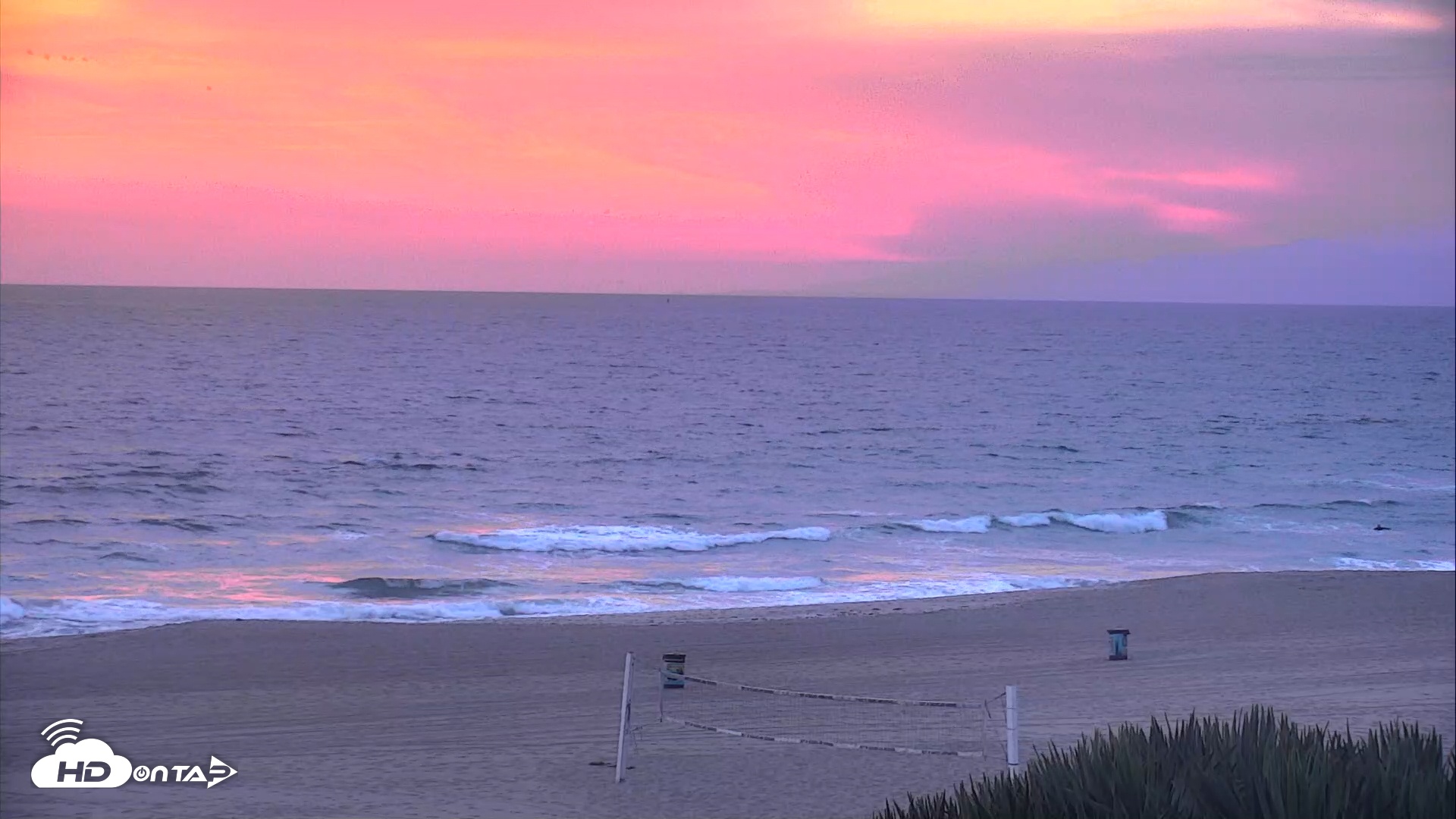 Snapshot of El Porto Beach Roving Live Cam taken May 1, 2025, 7:41pm PDT