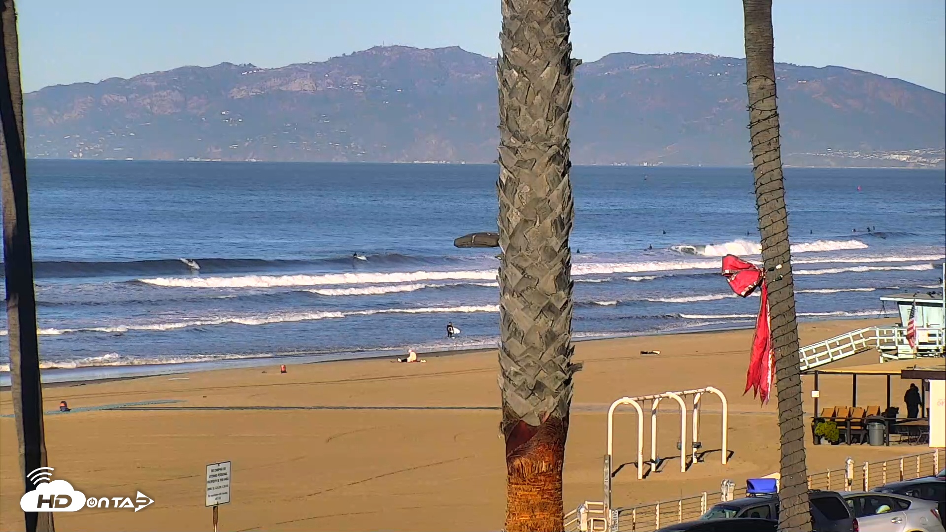 Snapshot of El Porto Beach Roving Live Cam taken Dec 28, 2025, 9:07am PST