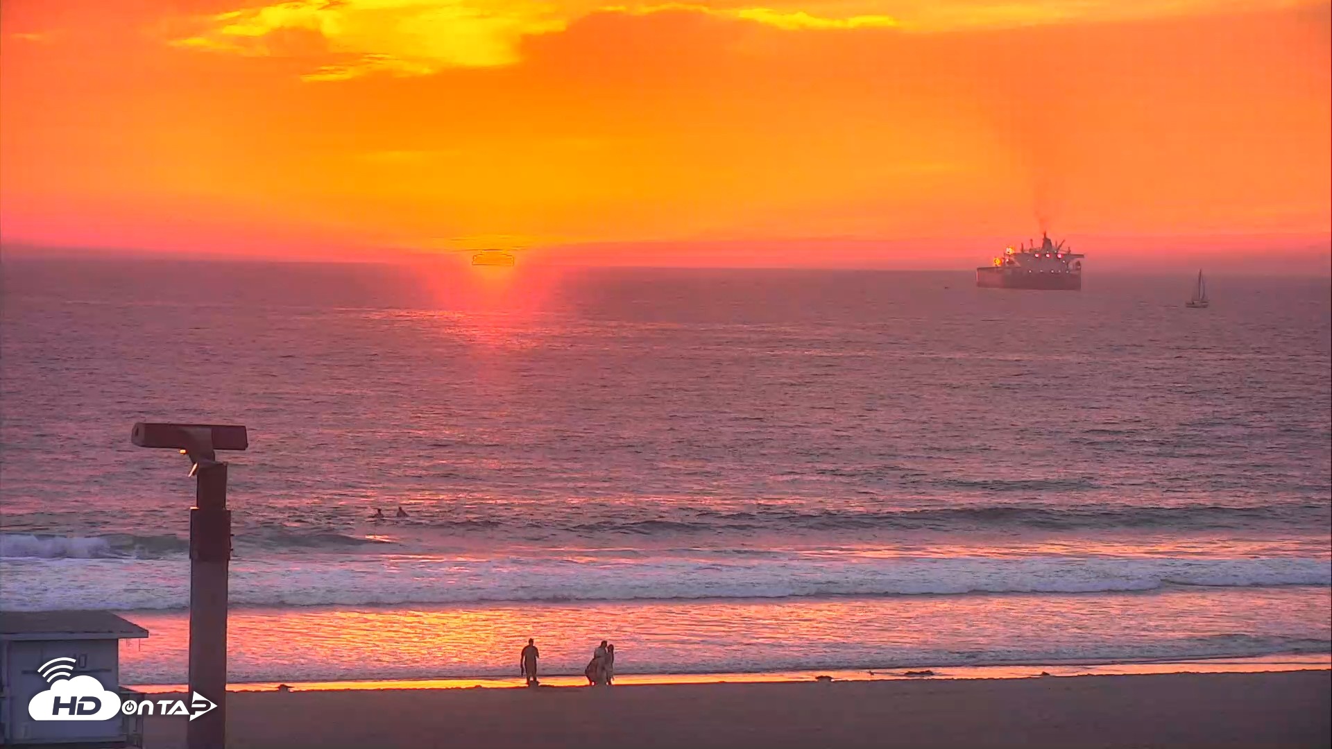 Snapshot of El Porto Beach Roving Live Cam taken Sep 26, 2026, 6:45pm PDT