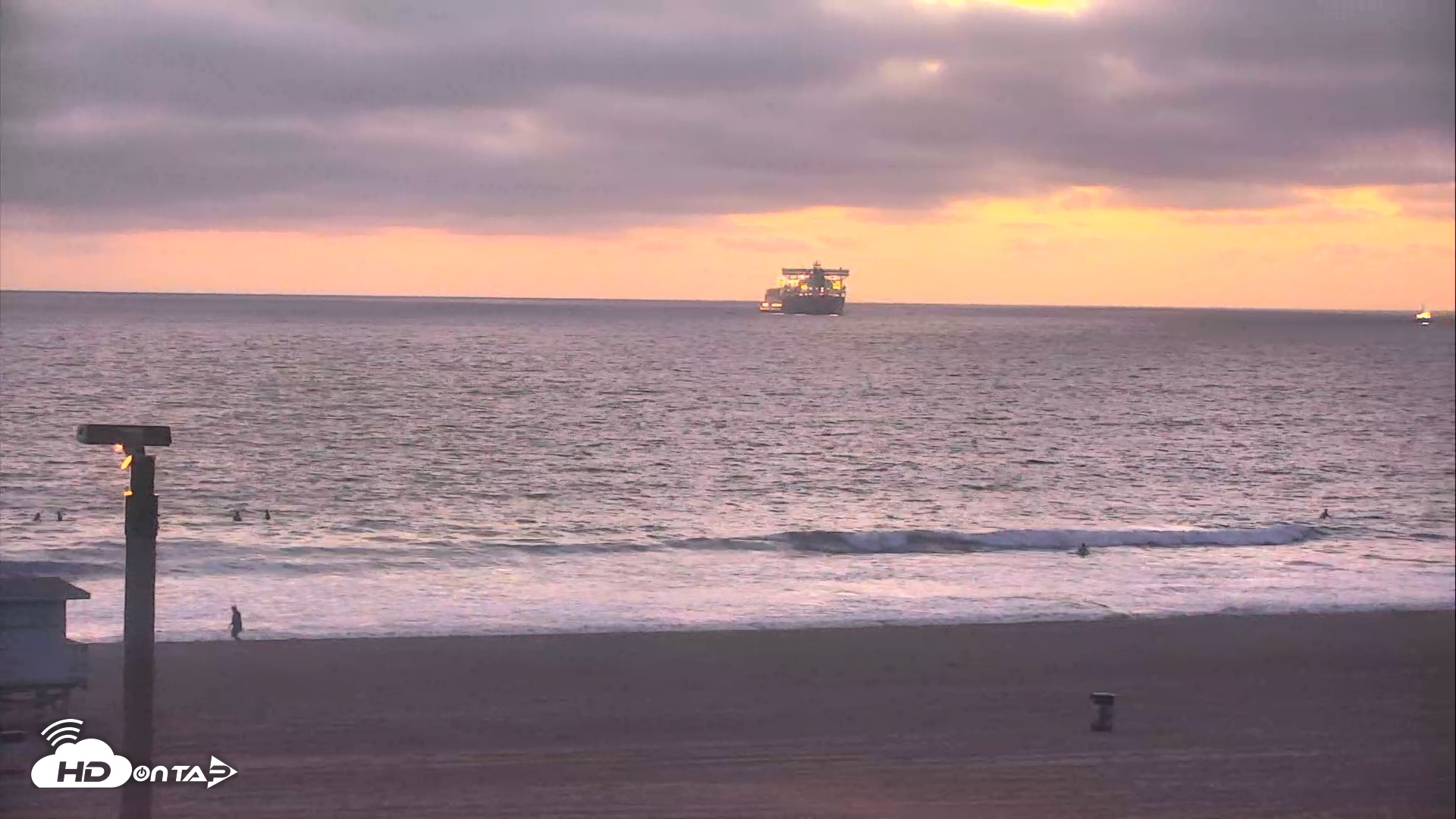 Snapshot of El Porto Beach Roving Live Cam taken Sep 23, 2026, 7:06pm PDT