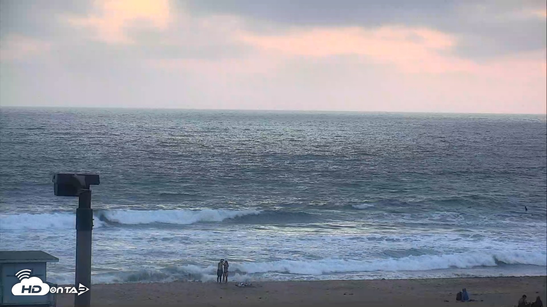 Snapshot of El Porto Beach Roving Live Cam taken Jul 29, 2026, 7:53pm PDT