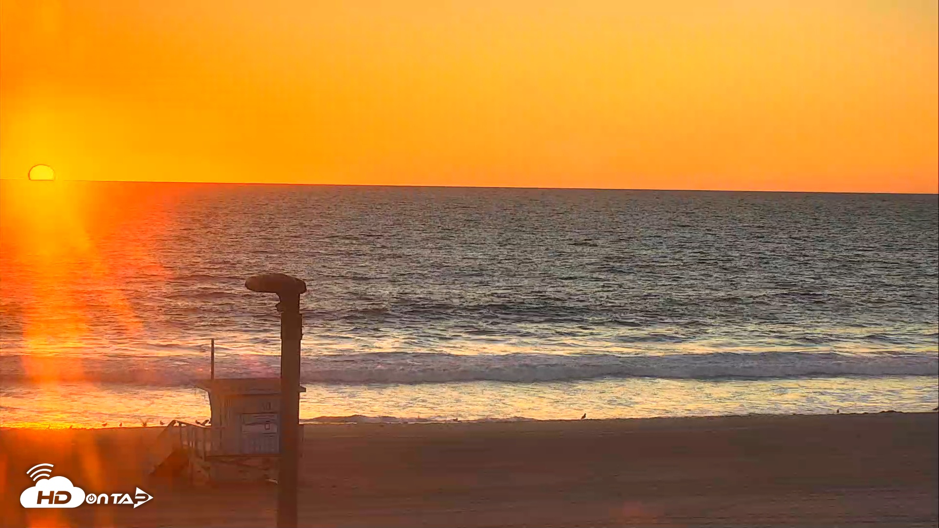 Snapshot of El Porto Beach Roving Live Cam taken Oct 15, 2025, 6:18pm PDT