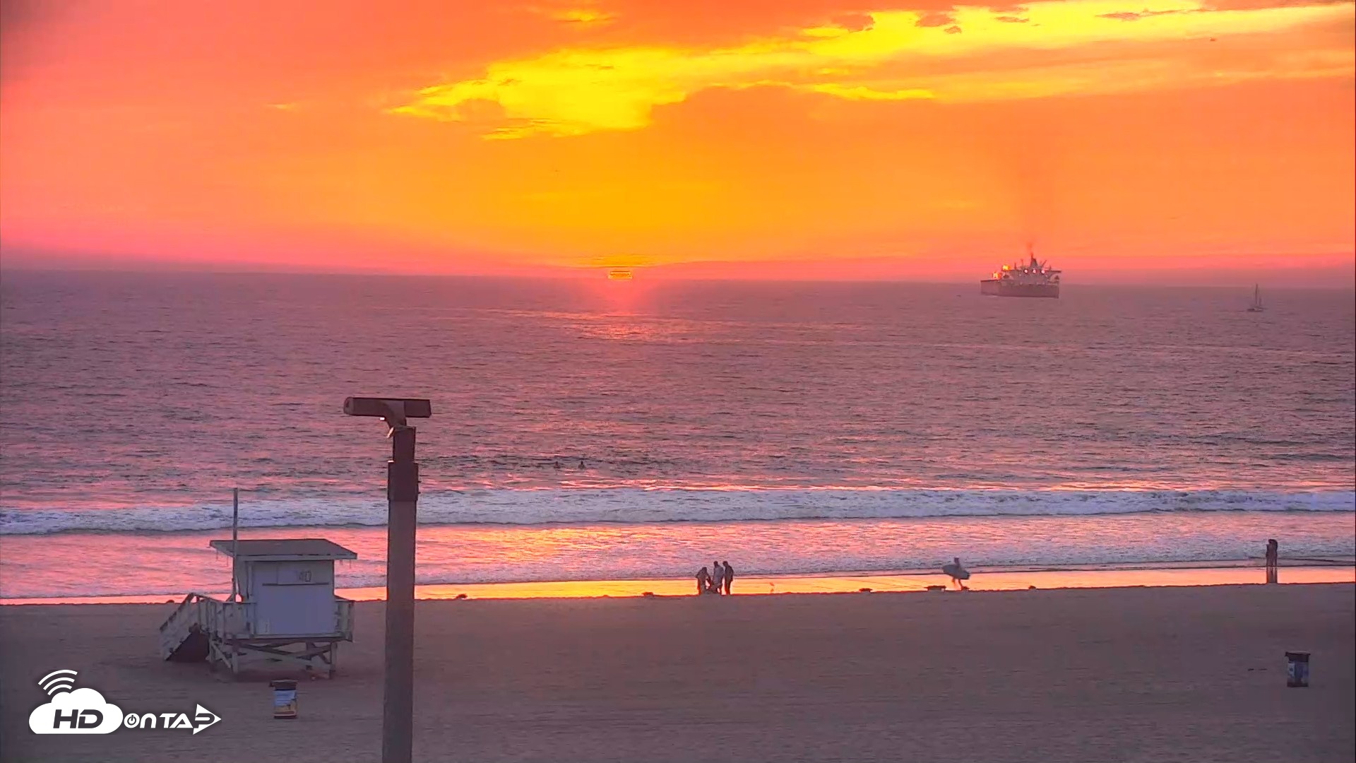Snapshot of El Porto Beach Roving Live Cam taken Sep 26, 2026, 6:45pm PDT