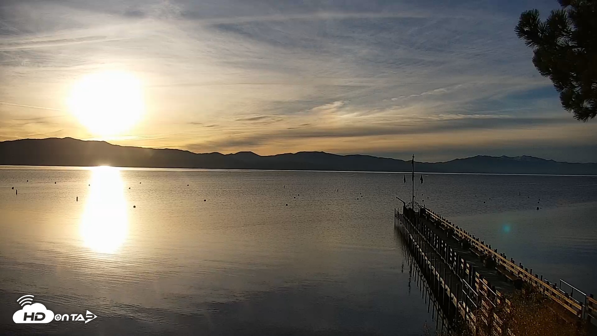 Snapshot of Garwoods Grill and Pier Live Cam taken Nov 11, 2025, 7:16am PST