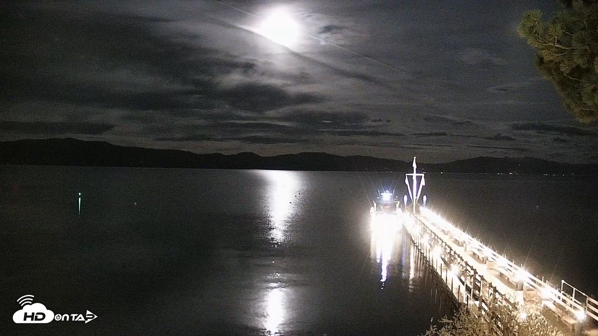 Snapshot of Garwoods Grill and Pier Live Cam taken May 1, 2026, 10:02pm PDT