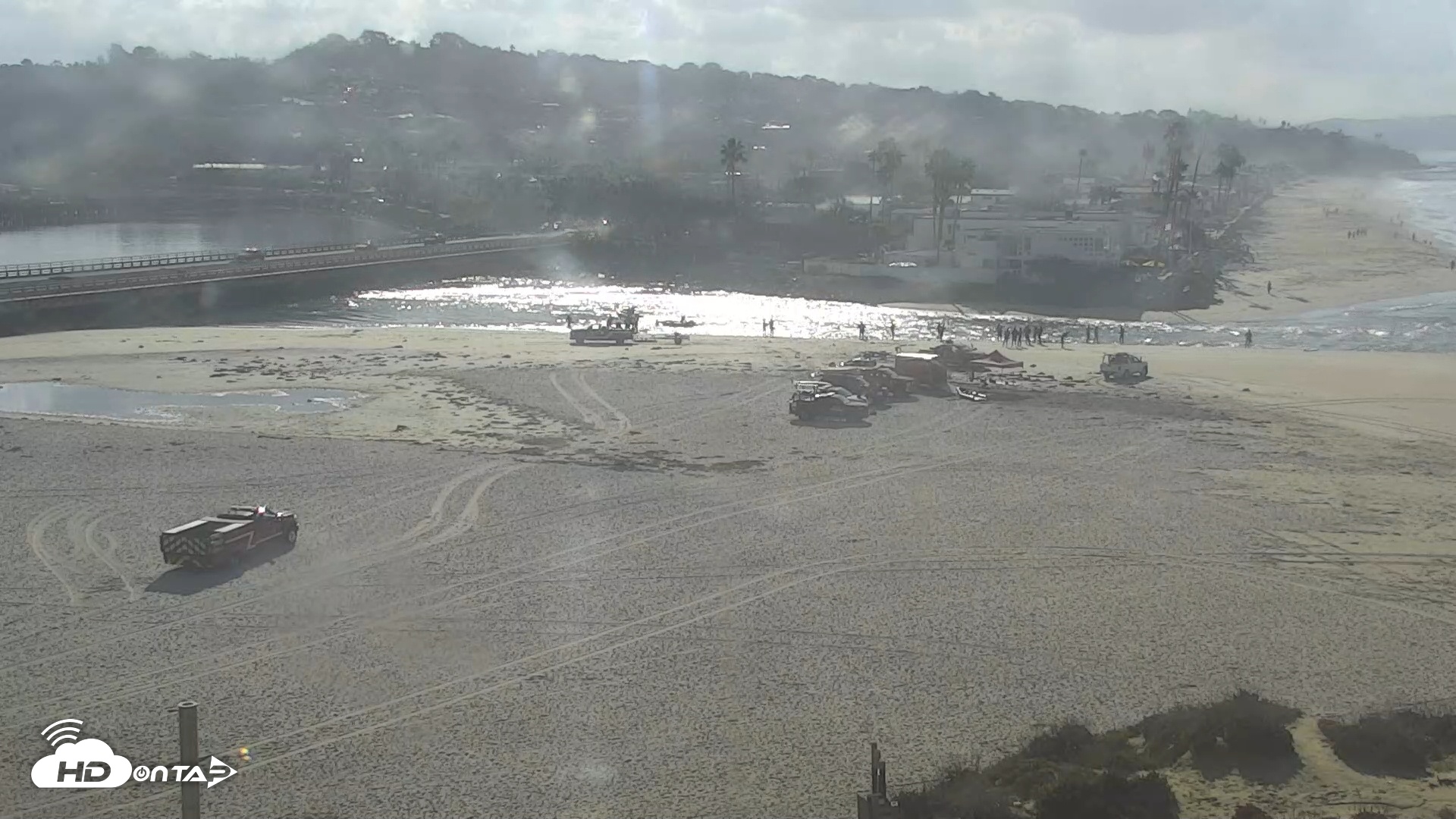 Snapshot of Del Mar's Dog Beach - River Mouth Live Webcam taken Dec 3, 2025, 9:47am PST