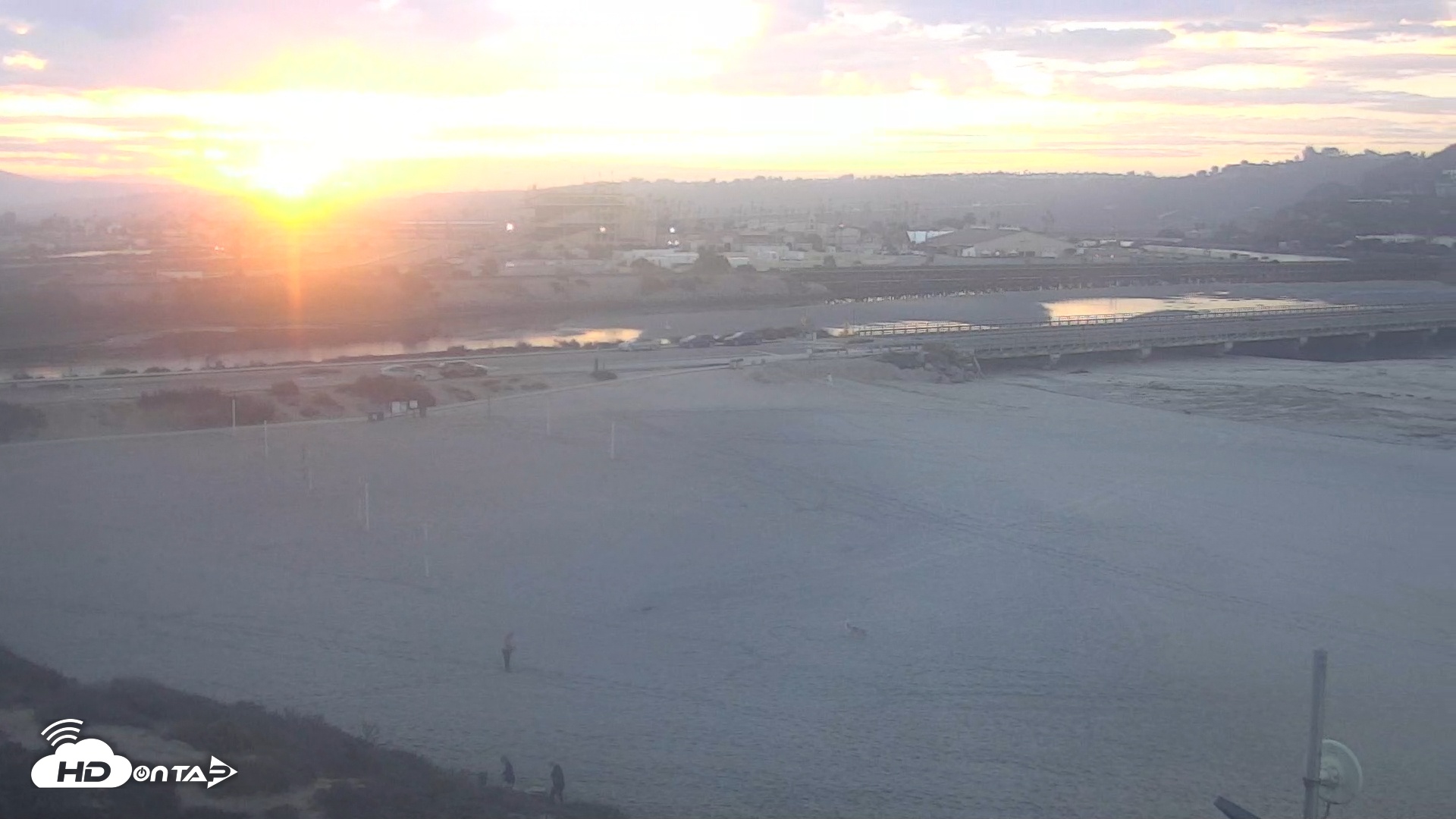 Snapshot of Del Mar's Dog Beach - River Mouth Live Webcam taken Oct 9, 2025, 6:58am PDT