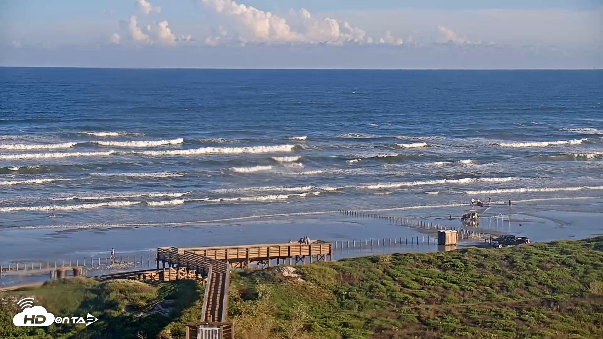 Snapshot of Aransas Princess - Port Aransas Beach Live Webcam taken Oct 9, 2026, 5:53pm CDT